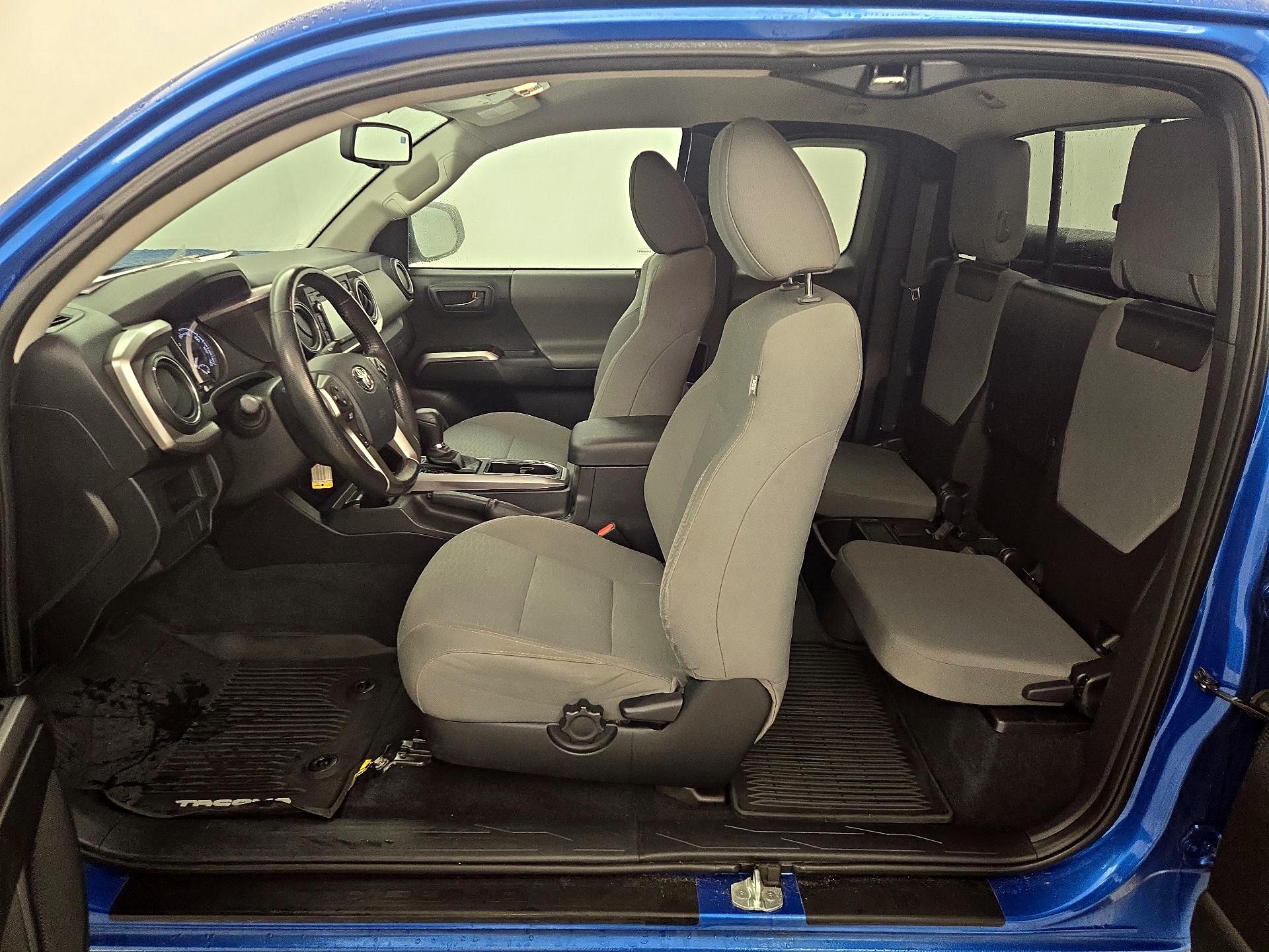 Thumbnail: 2017 Toyota Tacoma - 11