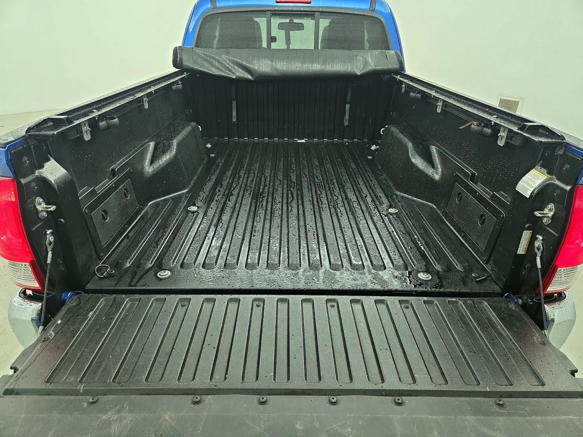 Thumbnail: 2017 Toyota Tacoma - 20