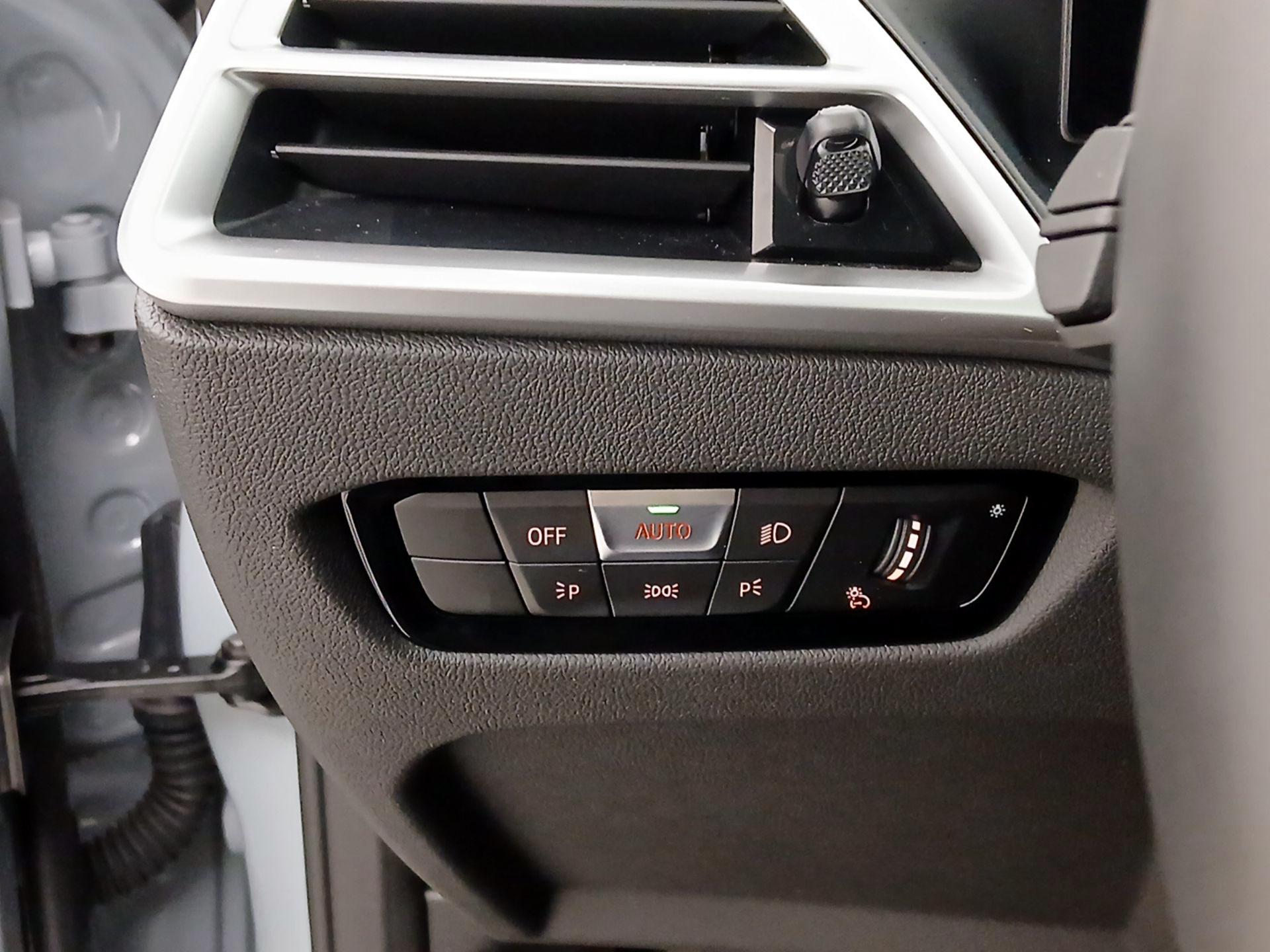 Thumbnail: 2025 BMW M2 - 13