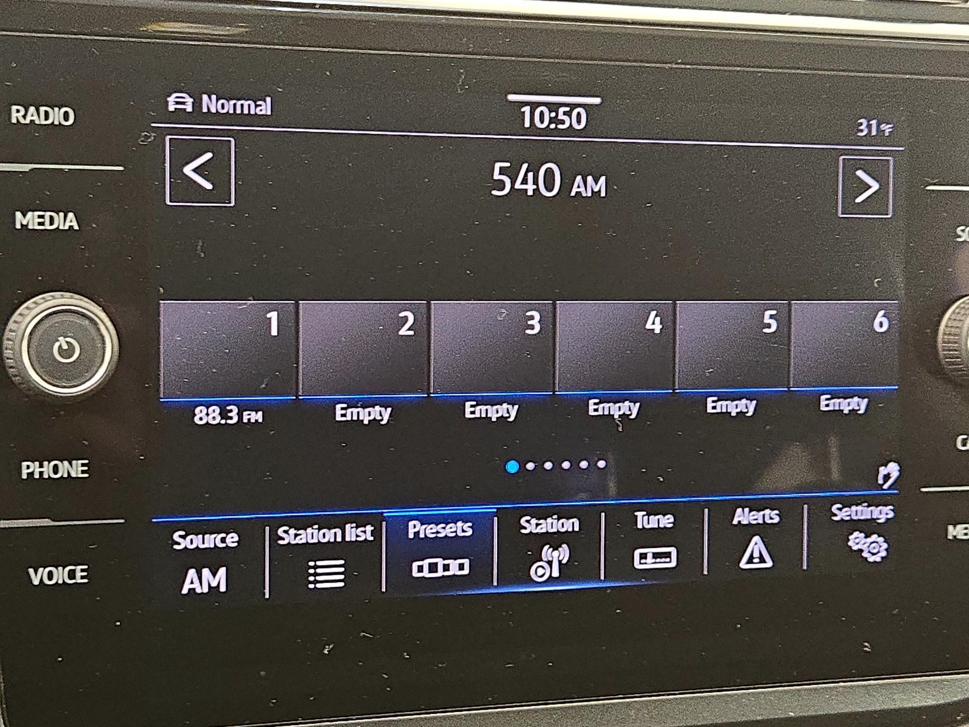 Thumbnail: 2021 Volkswagen Tiguan - 15