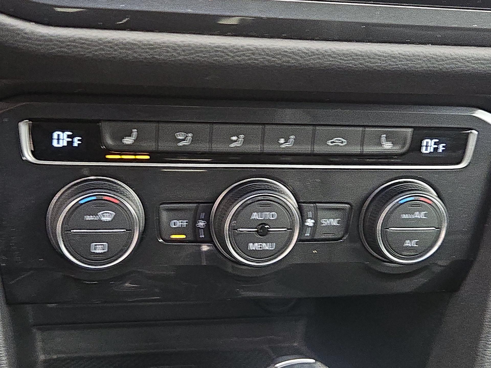 Thumbnail: 2021 Volkswagen Tiguan - 16