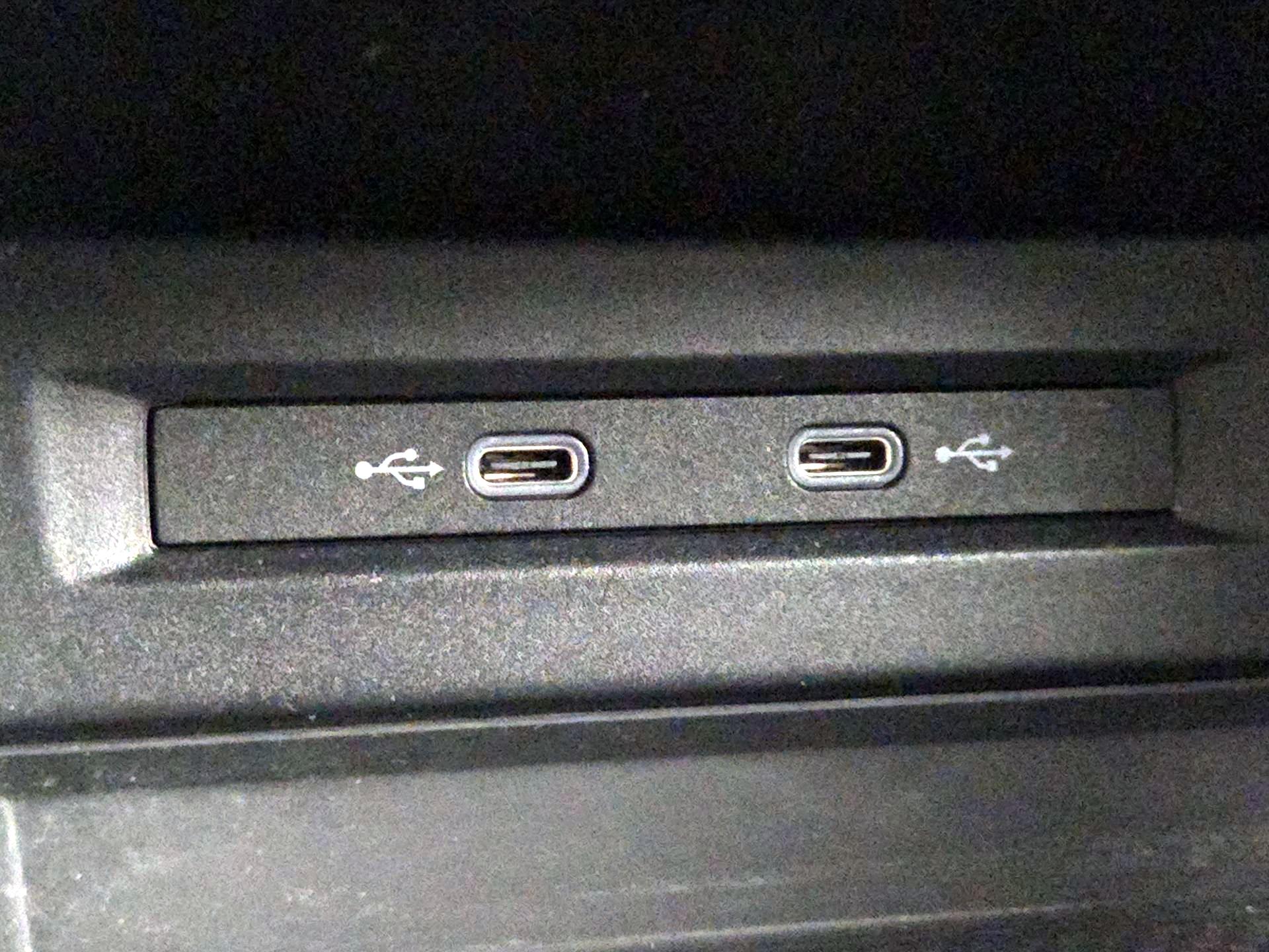 Thumbnail: 2021 Volkswagen Tiguan - 18