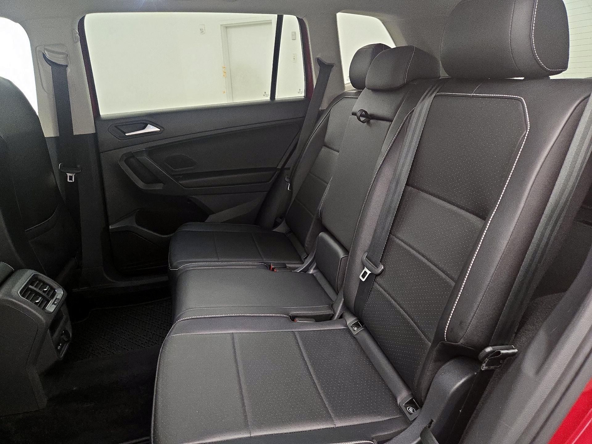 Thumbnail: 2021 Volkswagen Tiguan - 20