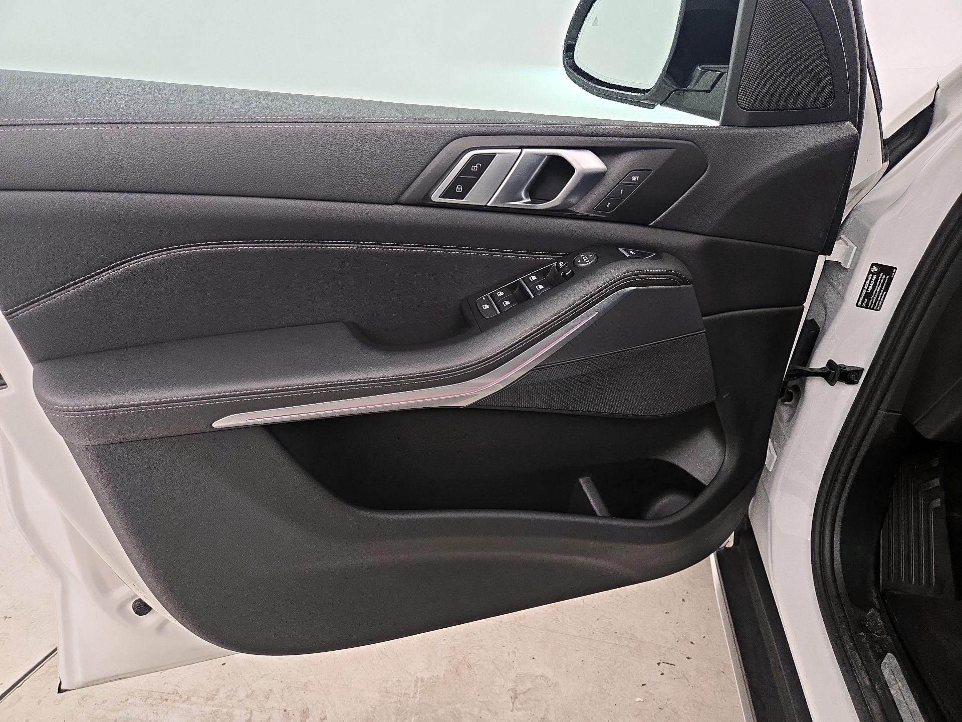 Thumbnail: 2023 BMW X5 - 12