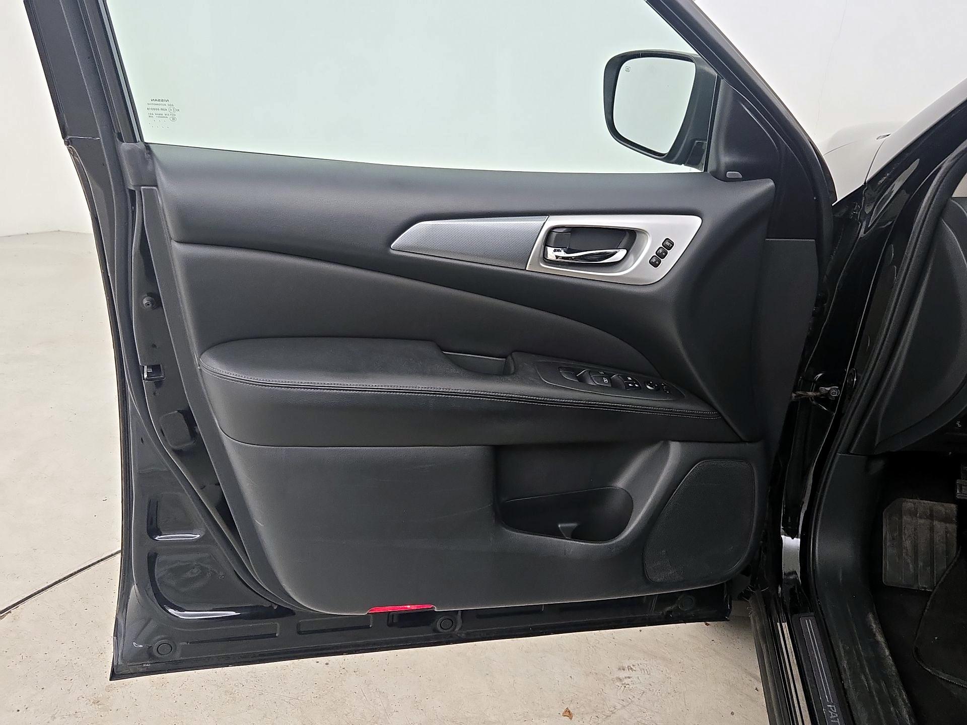 Thumbnail: 2018 Nissan Pathfinder - 12