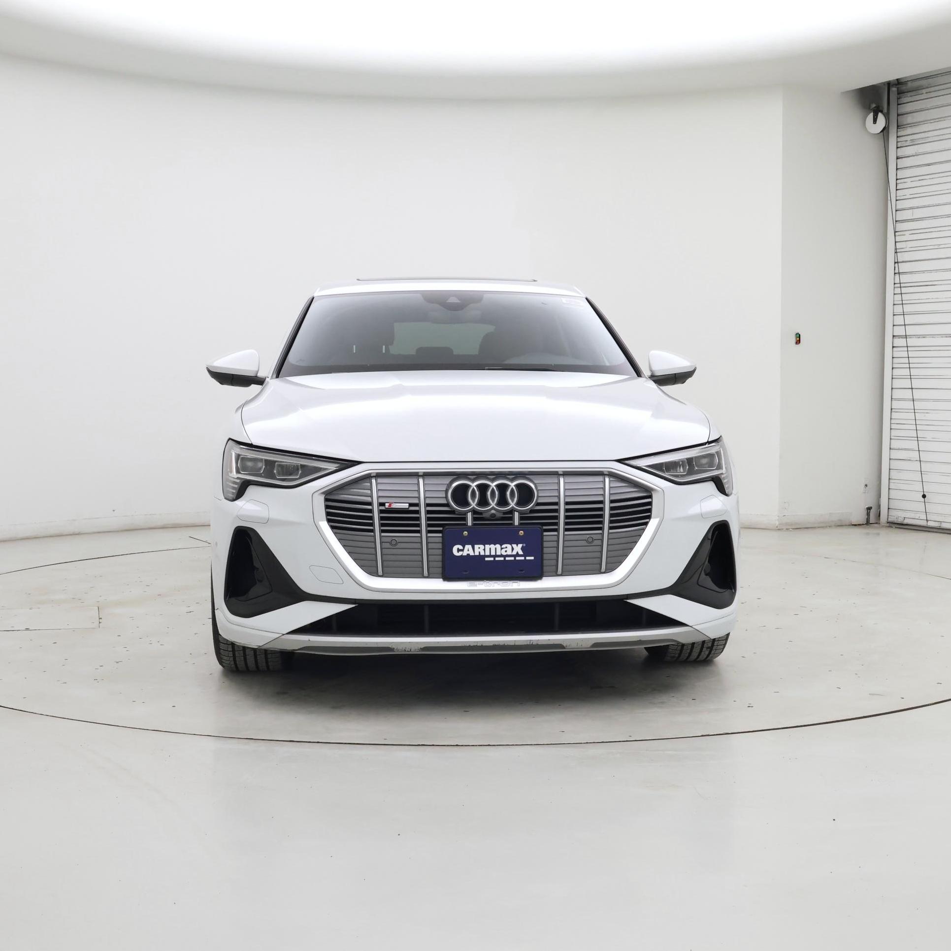 Thumbnail: 2021 Audi e-tron S - 5