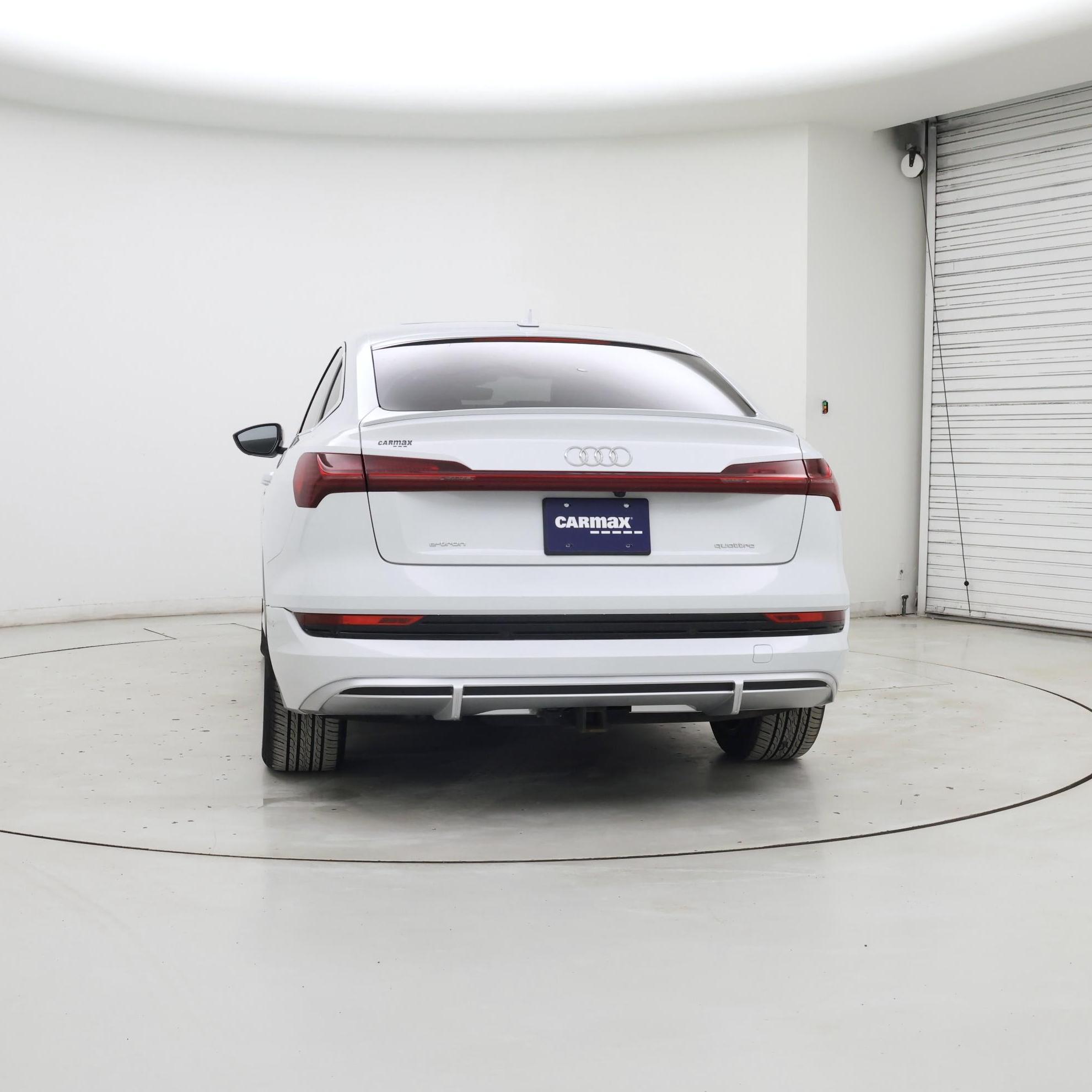 Thumbnail: 2021 Audi e-tron S - 6