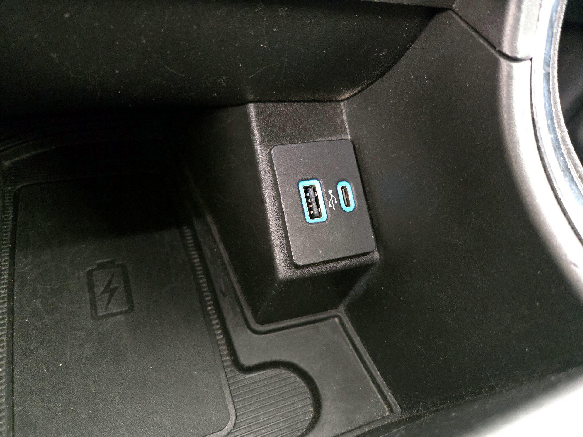 Thumbnail: 2023 Ford Edge - 18