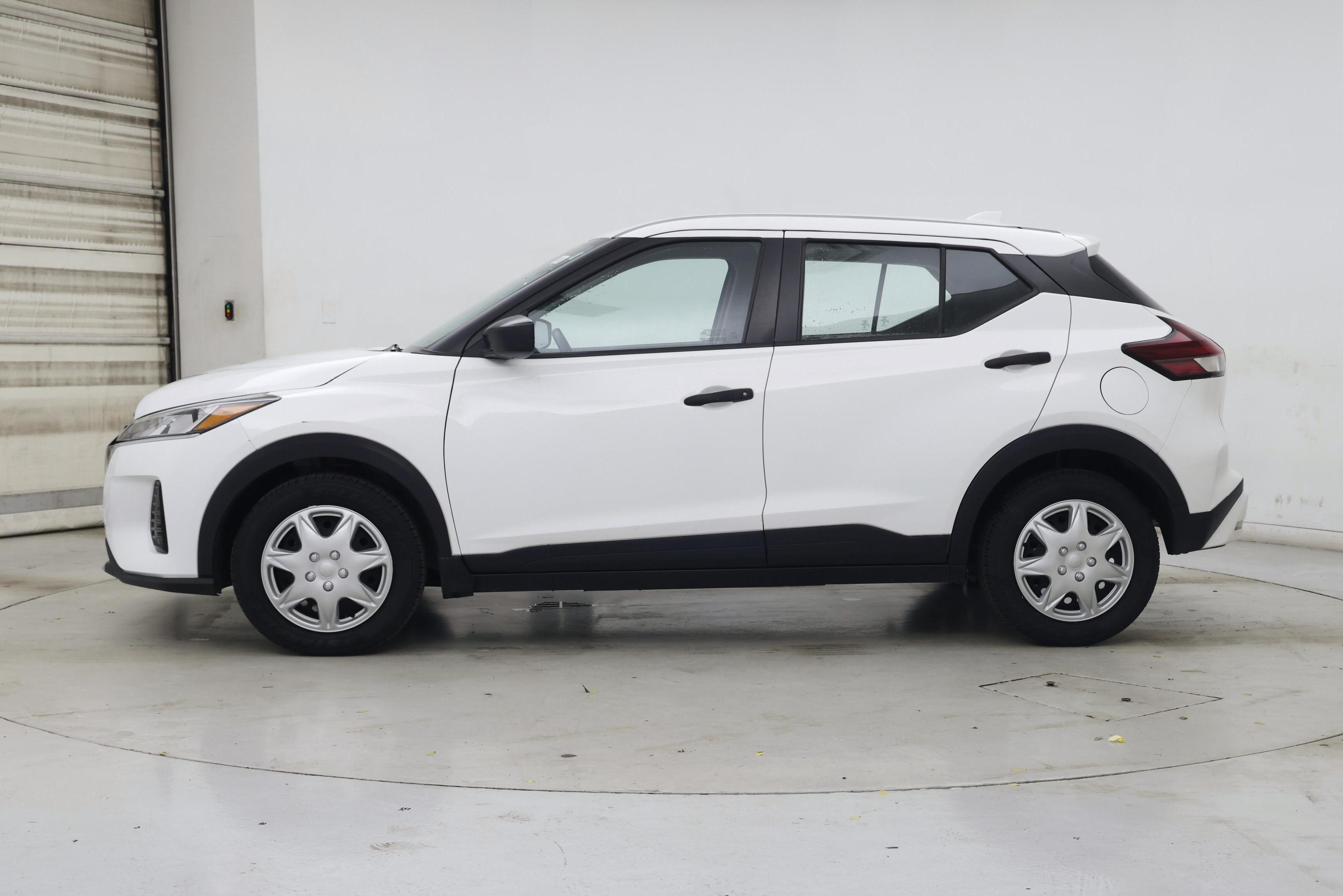 Thumbnail: 2021 Nissan Kicks - 3