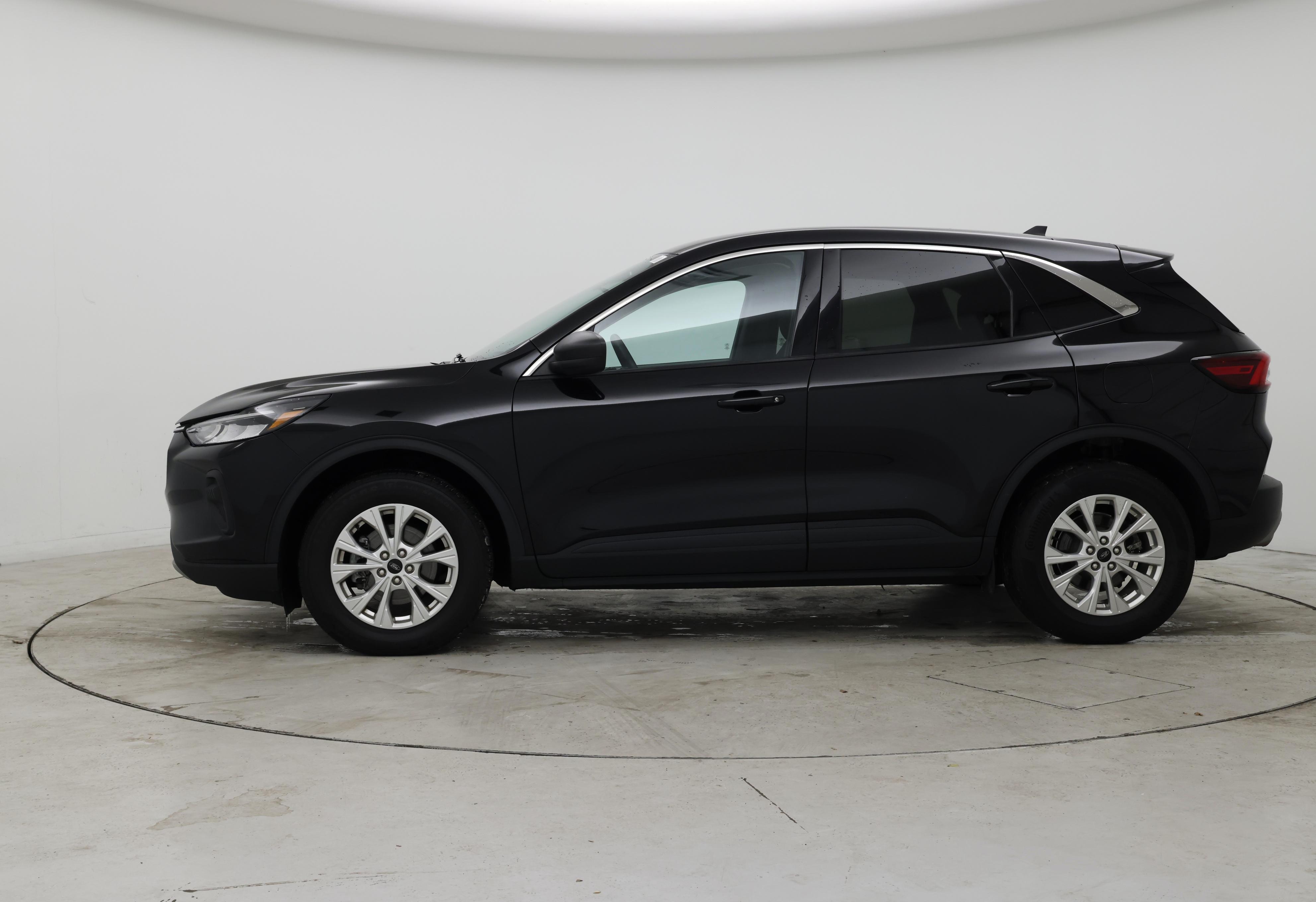 Thumbnail: 2023 Ford Escape - 3