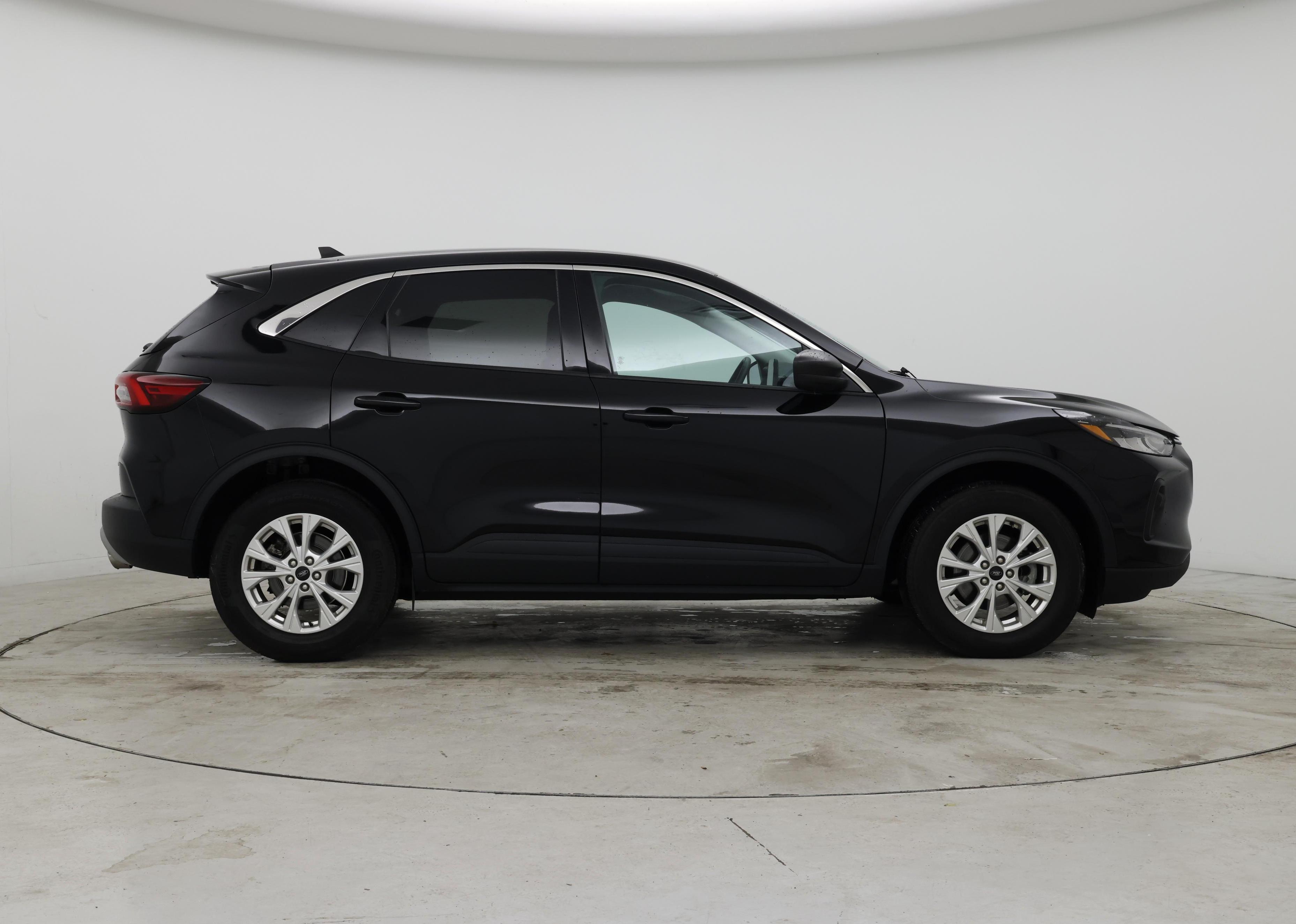 Thumbnail: 2023 Ford Escape - 7