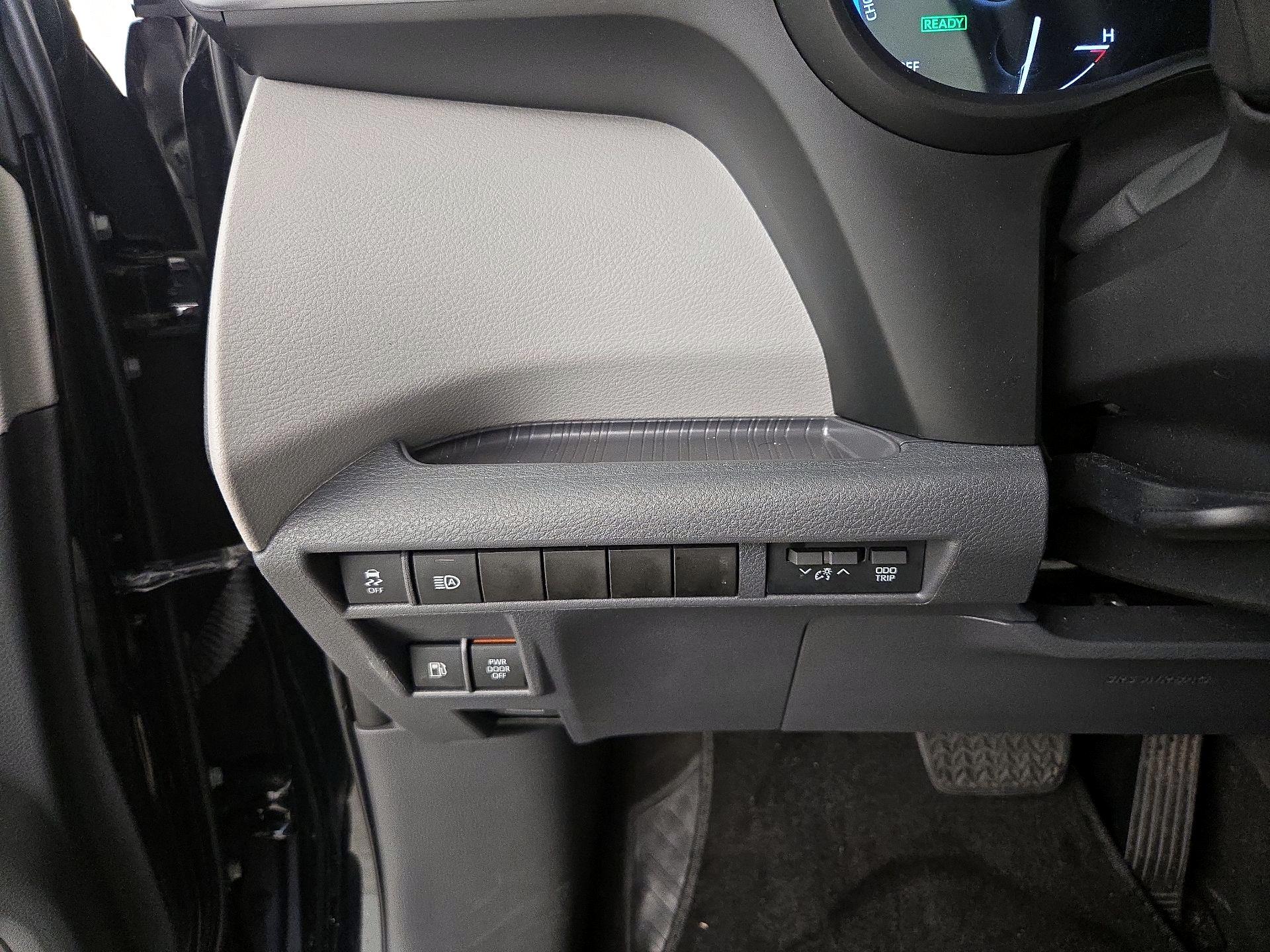 Thumbnail: 2021 Toyota Sienna - 13