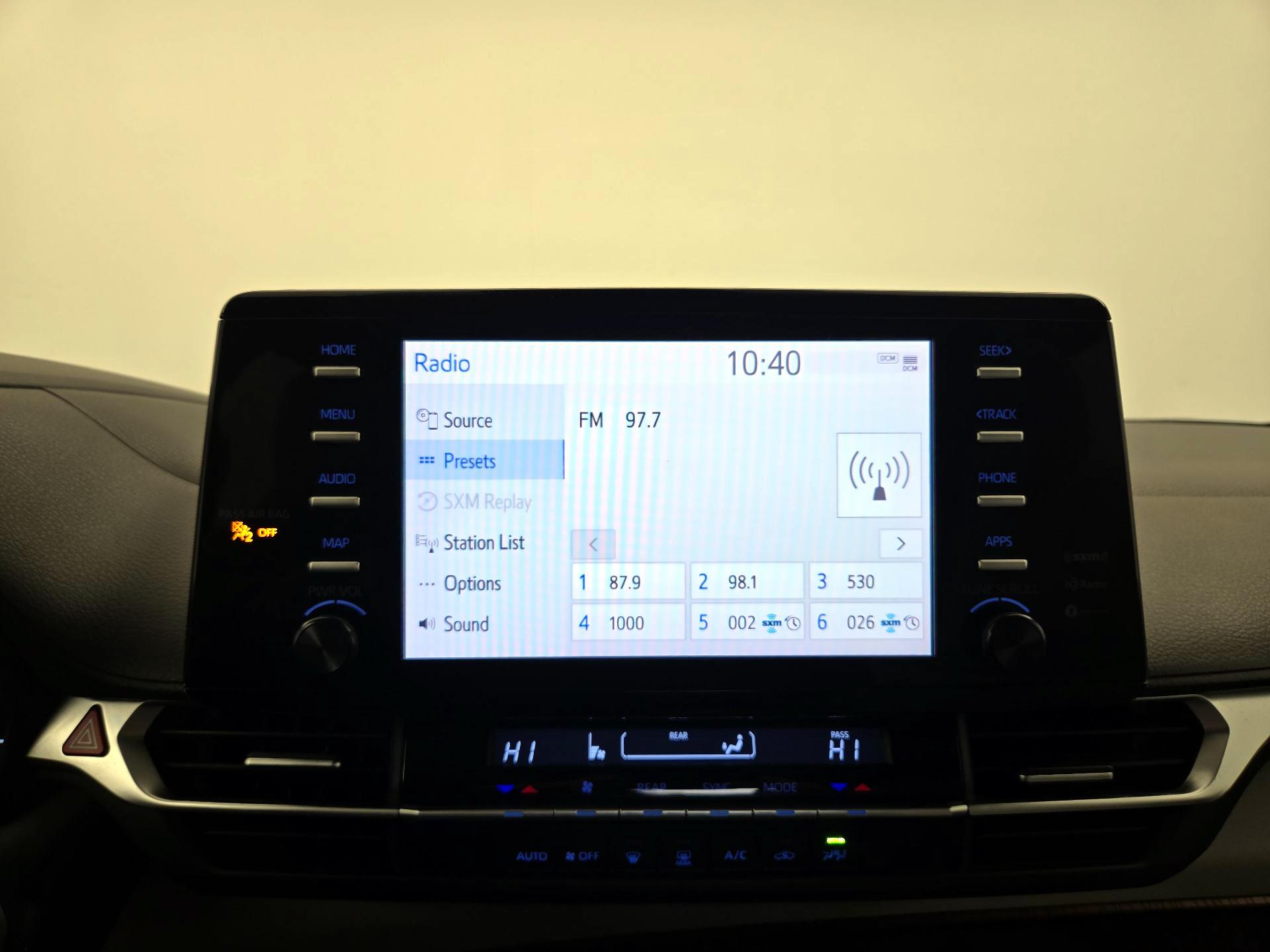 Thumbnail: 2021 Toyota Sienna - 14