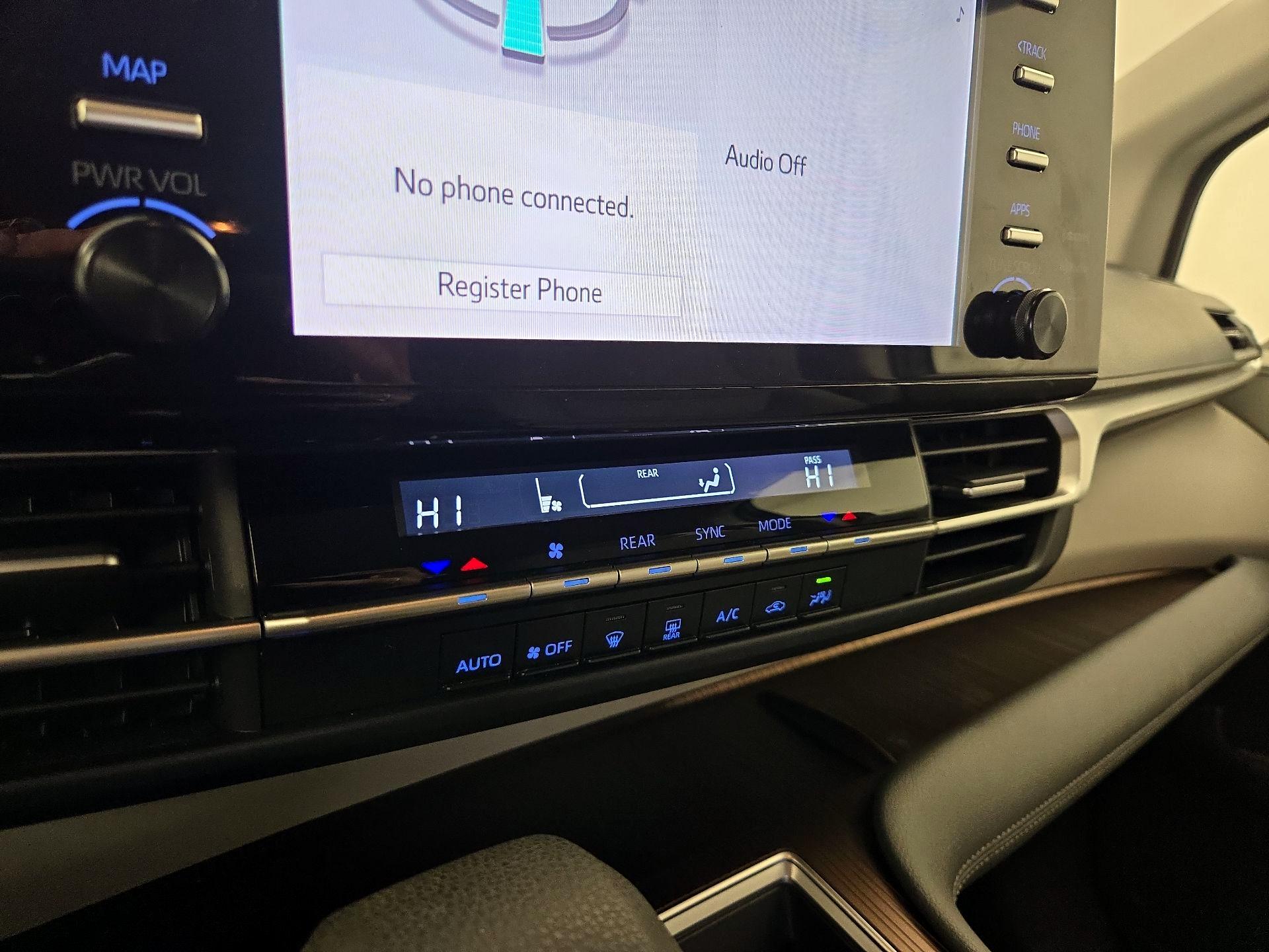 Thumbnail: 2021 Toyota Sienna - 15