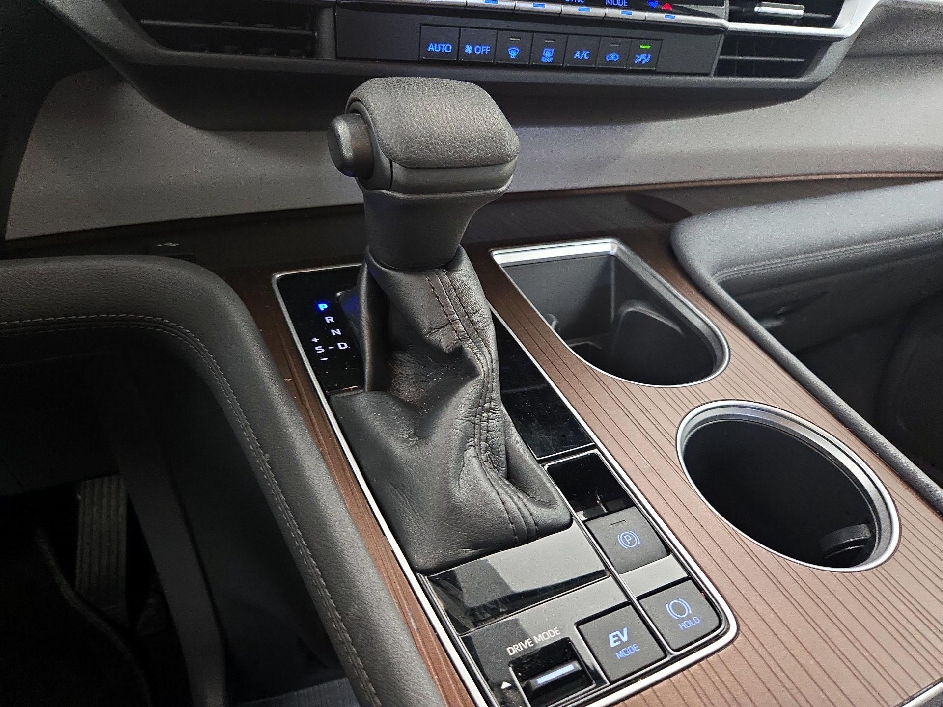 Thumbnail: 2021 Toyota Sienna - 16