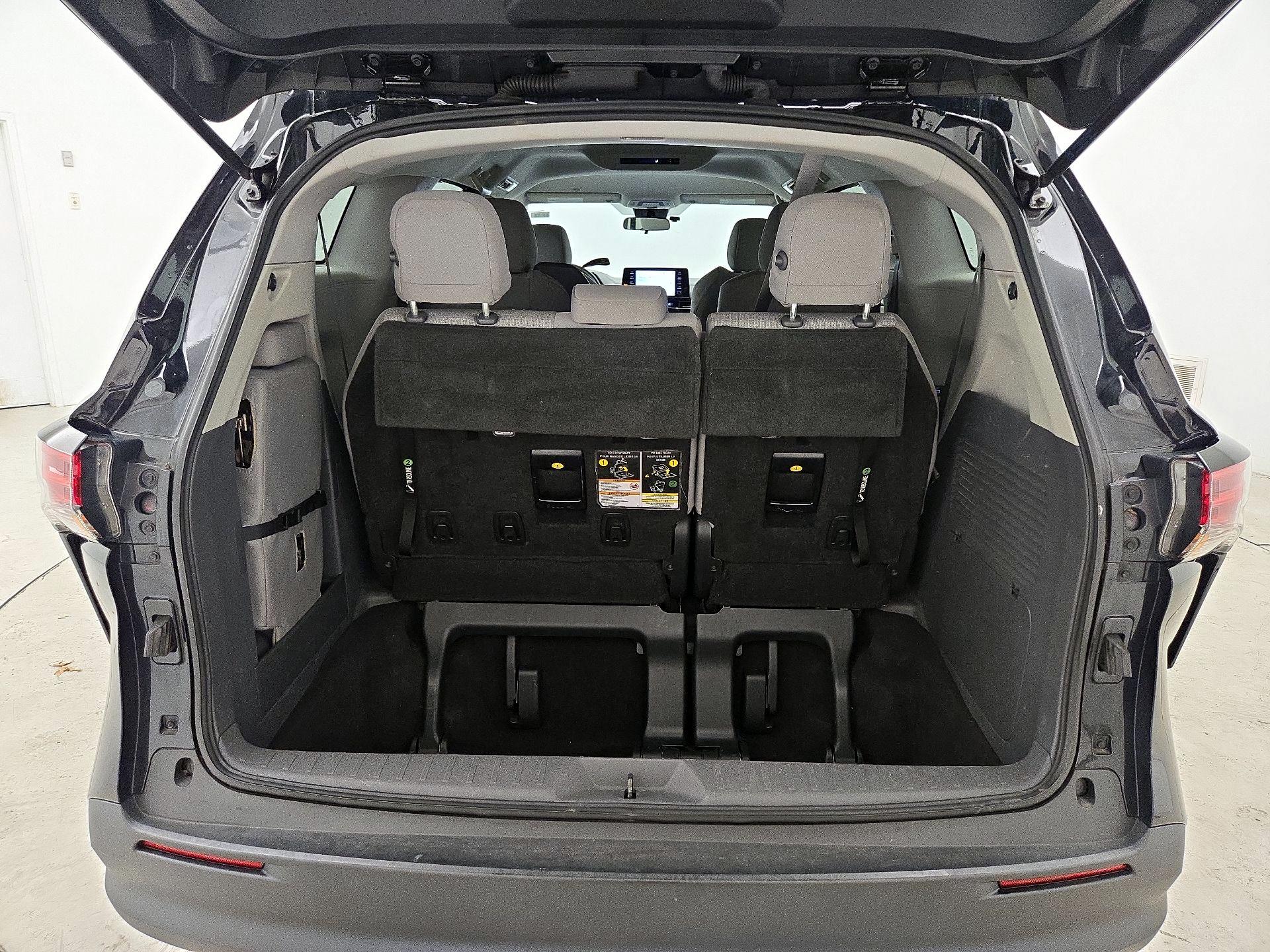 Thumbnail: 2021 Toyota Sienna - 20