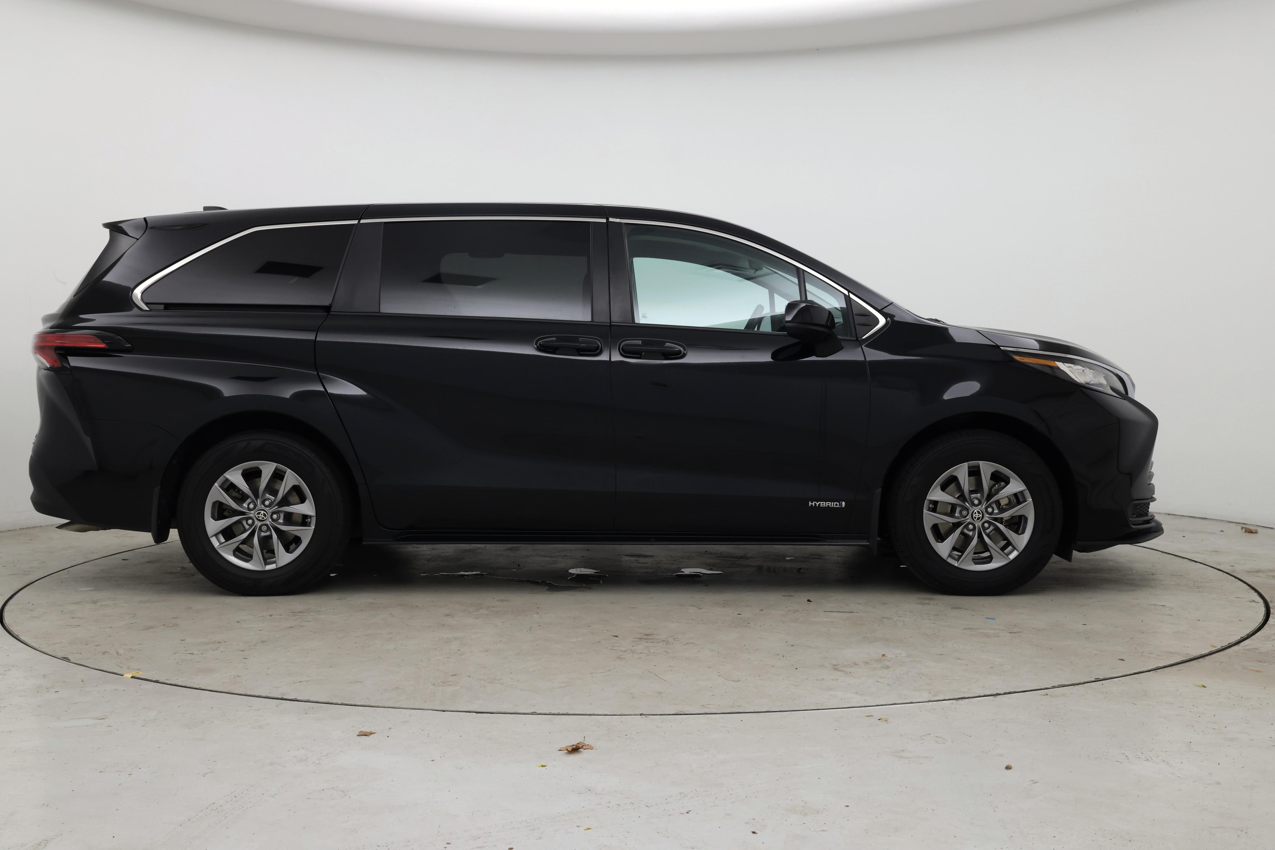 Thumbnail: 2021 Toyota Sienna - 7