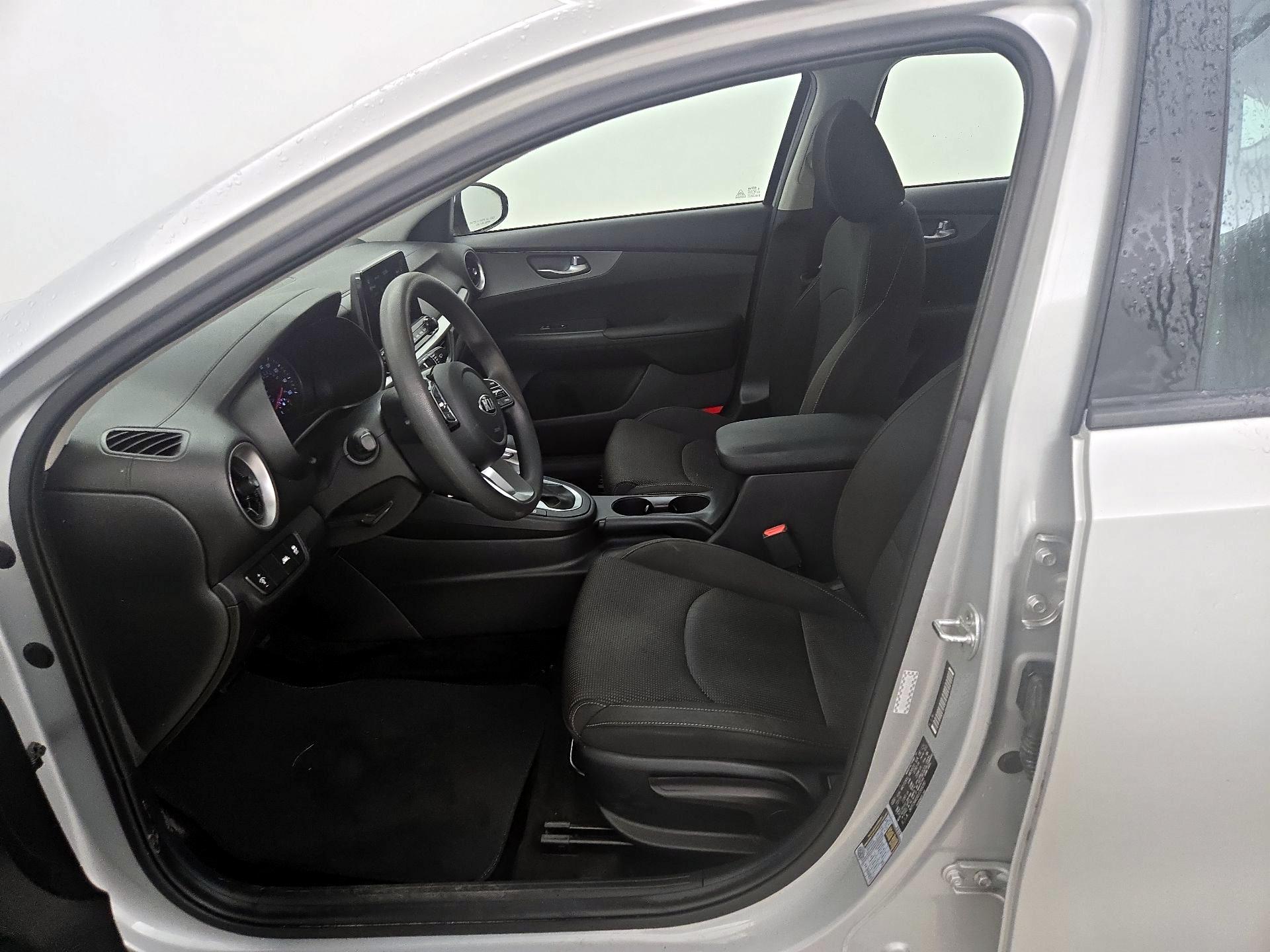 Thumbnail: 2020 Kia Forte - 11