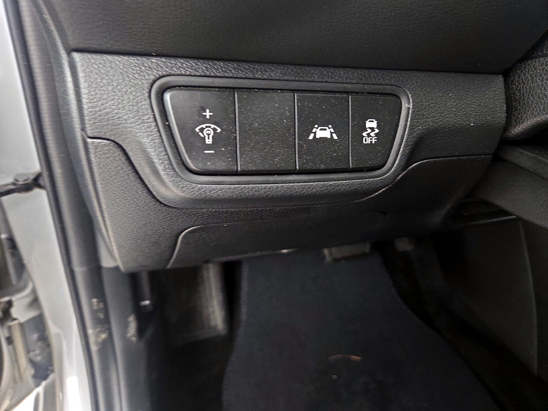 Thumbnail: 2020 Kia Forte - 13