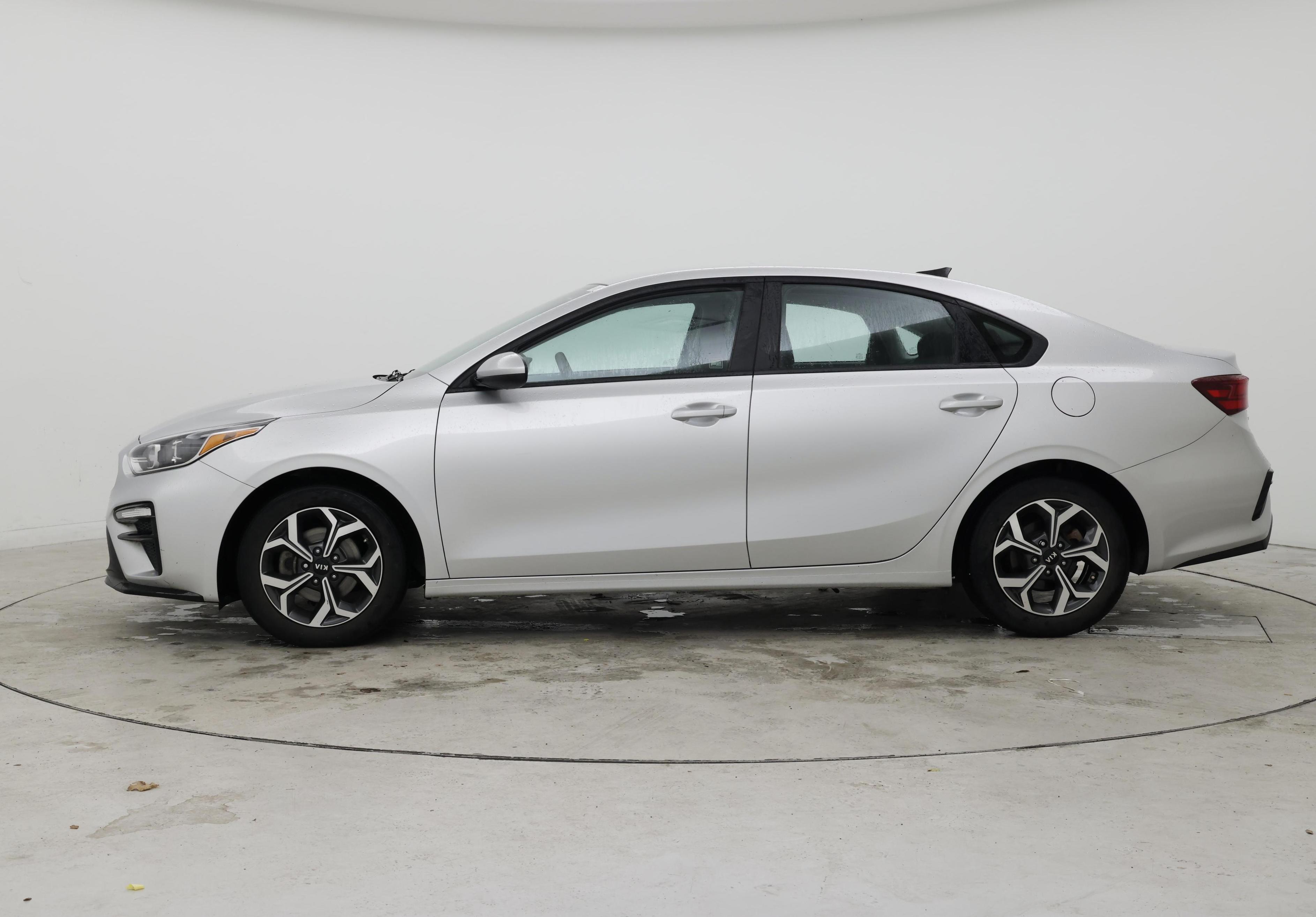 Thumbnail: 2020 Kia Forte - 3