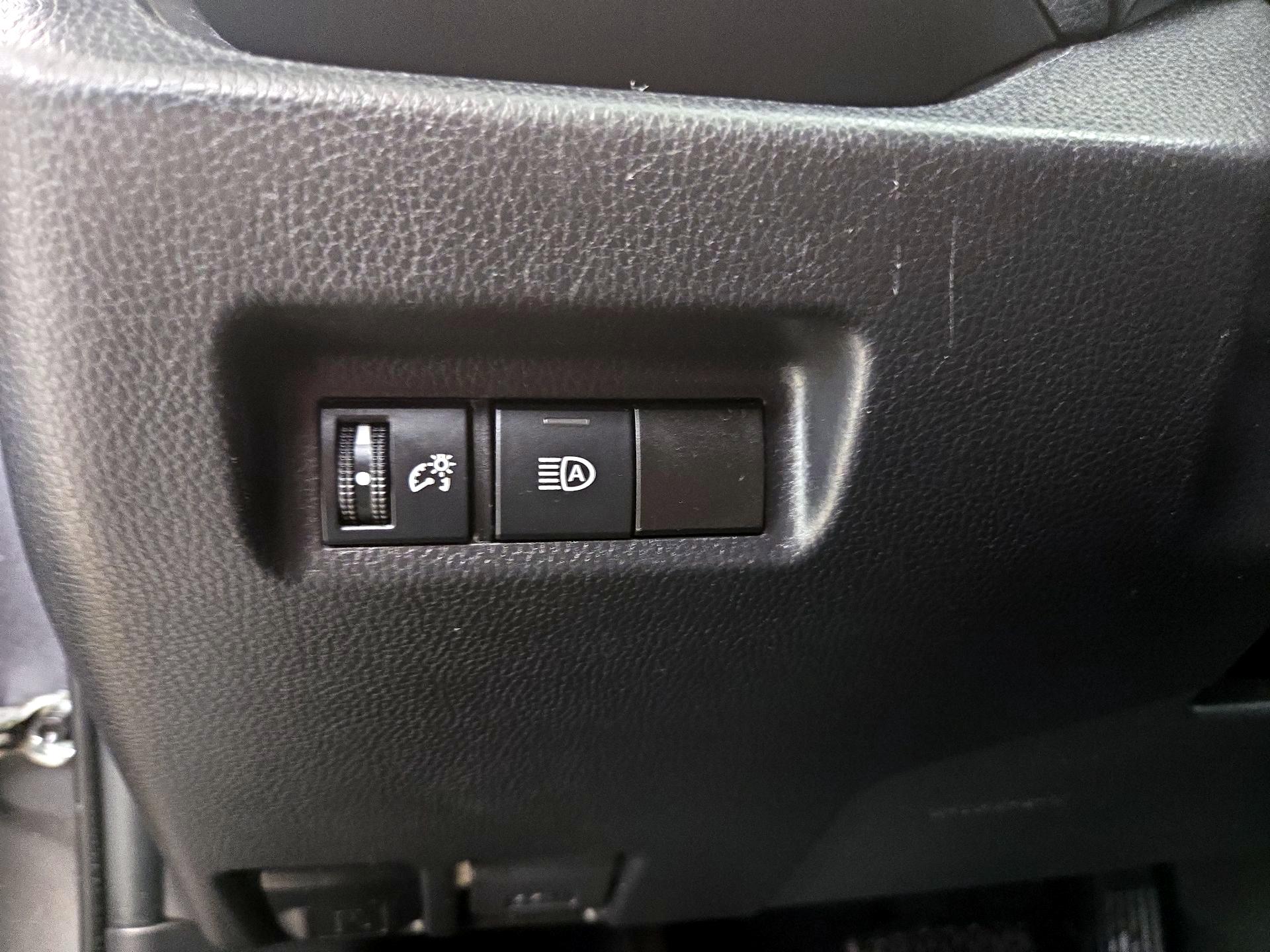 Thumbnail: 2021 Toyota RAV4 - 13