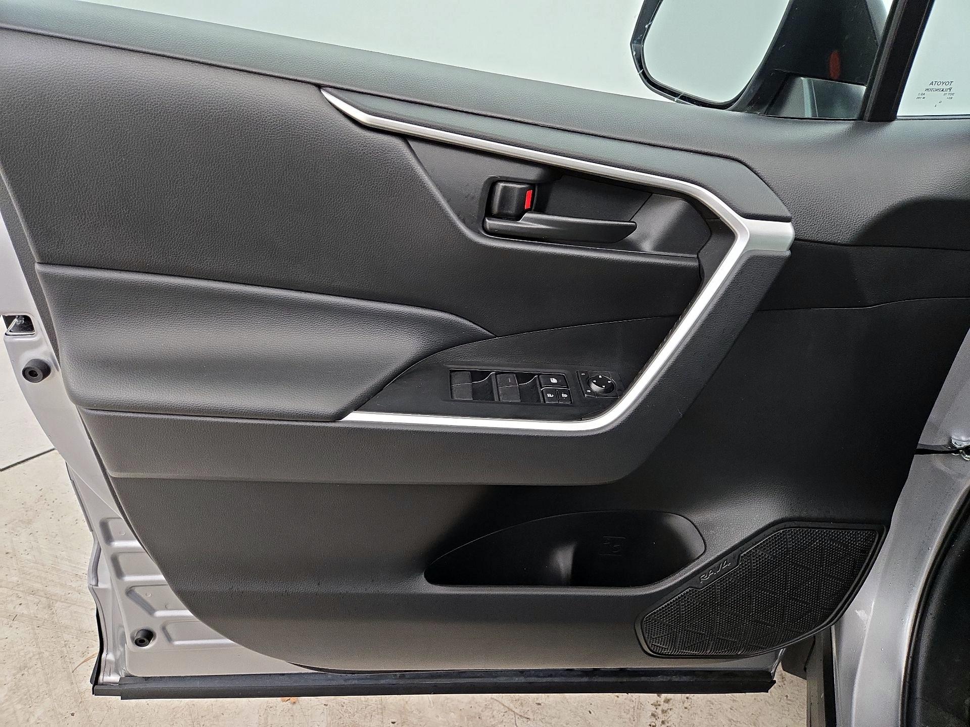 Thumbnail: 2023 Toyota RAV4 - 12