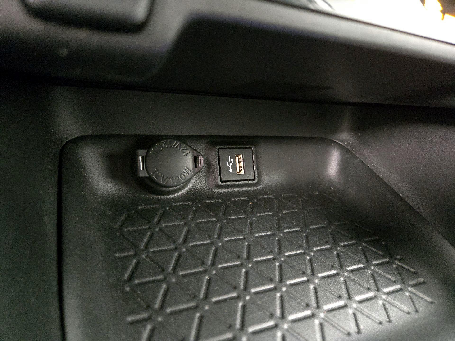 Thumbnail: 2023 Toyota RAV4 - 18