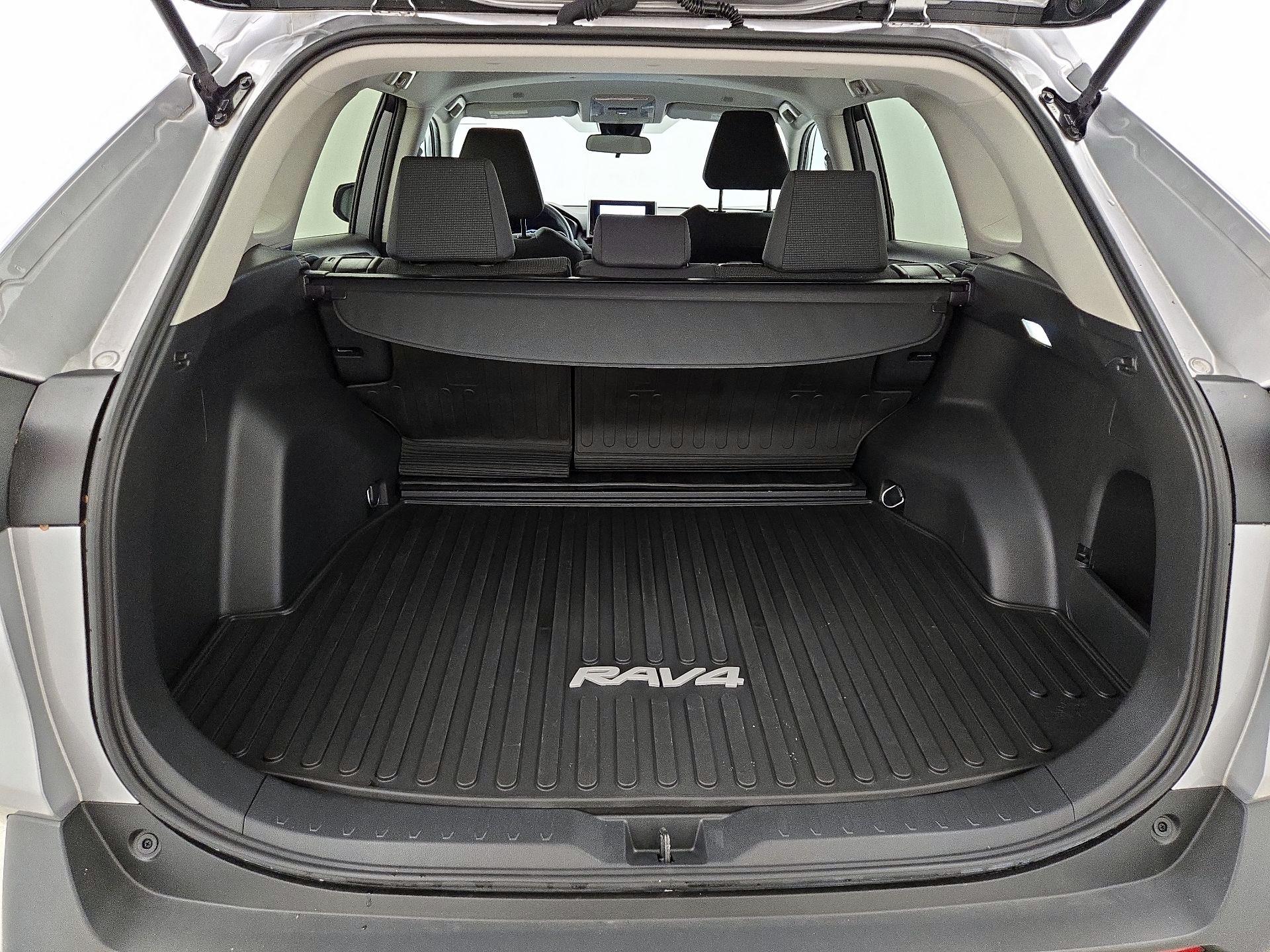 Thumbnail: 2023 Toyota RAV4 - 20