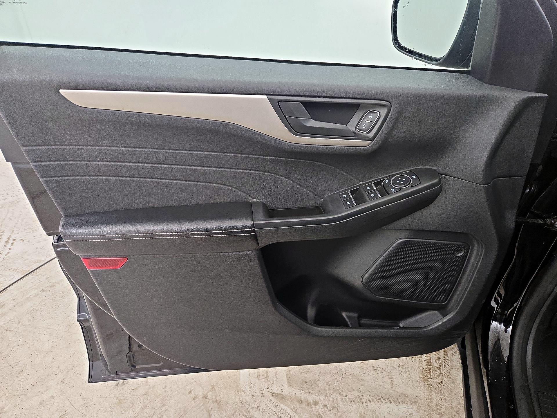 Thumbnail: 2022 Ford Escape - 12