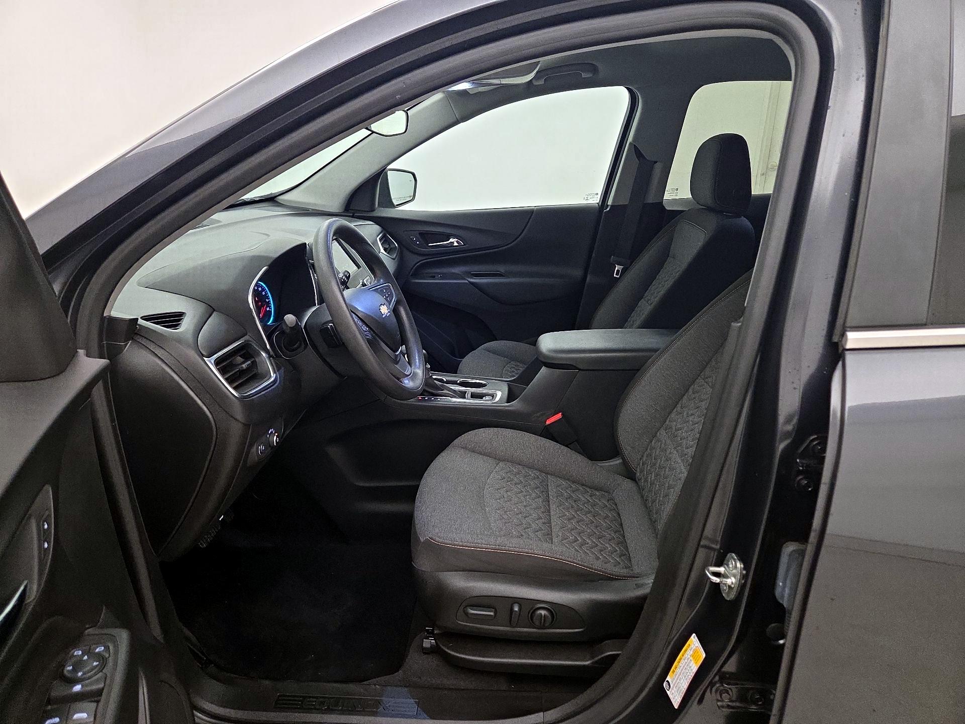Thumbnail: 2022 Chevrolet Equinox - 9