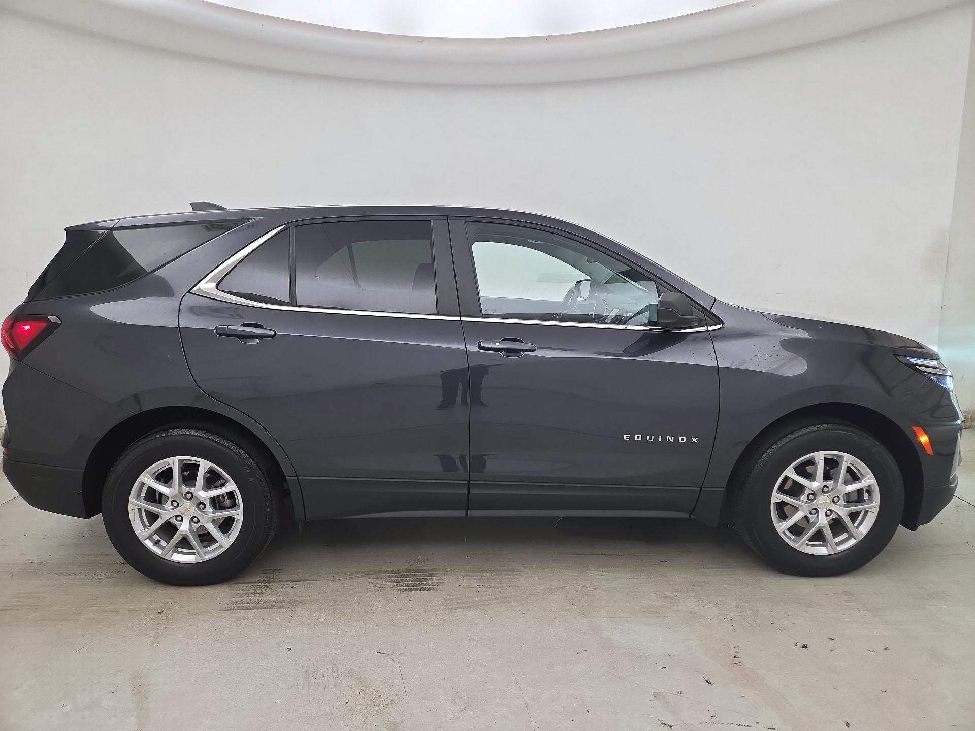 Thumbnail: 2022 Chevrolet Equinox - 4