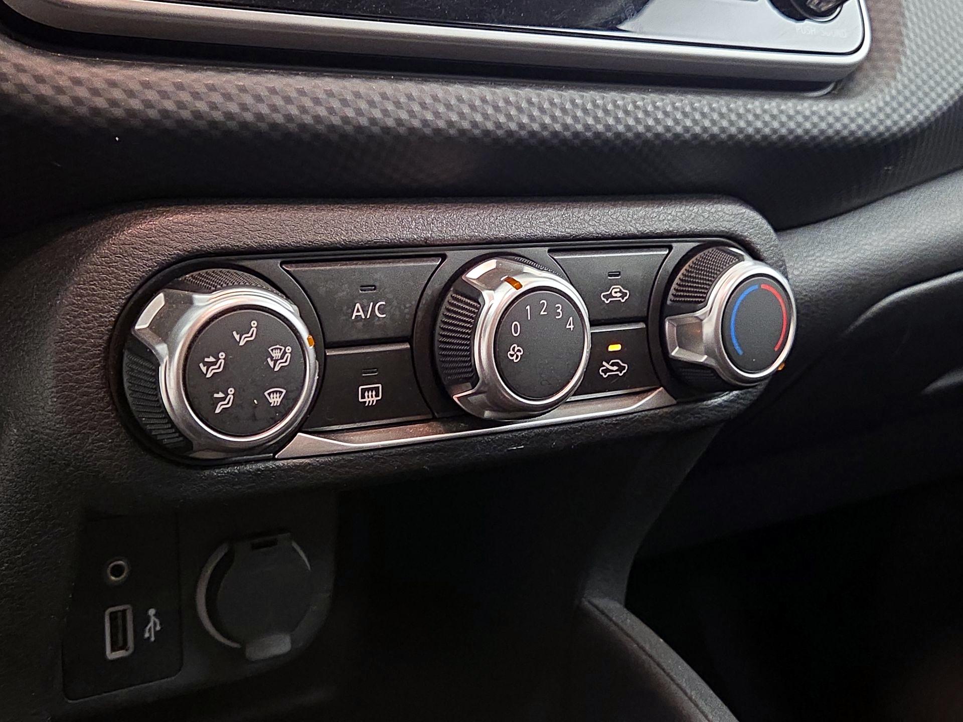 Thumbnail: 2021 Nissan Kicks - 16