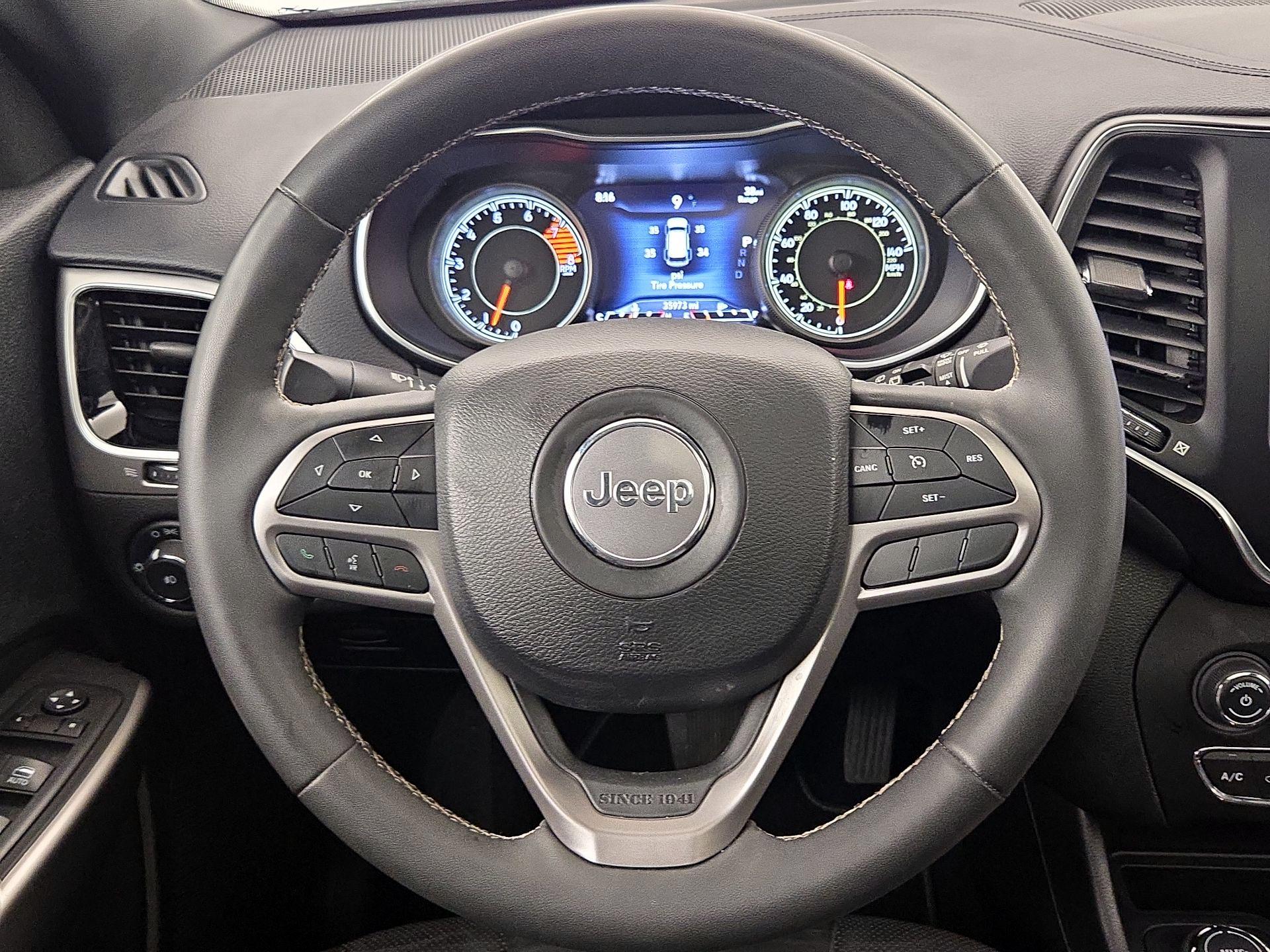 Thumbnail: 2021 Jeep Cherokee - 10