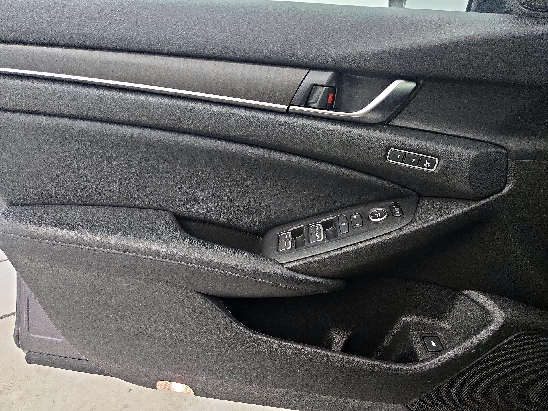 Thumbnail: 2018 Honda Accord - 12