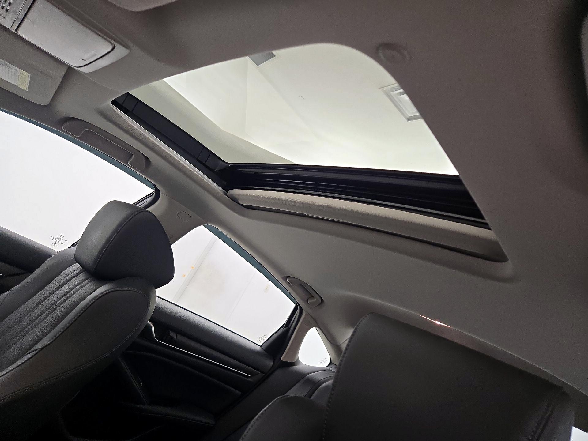 Thumbnail: 2018 Honda Accord - 19