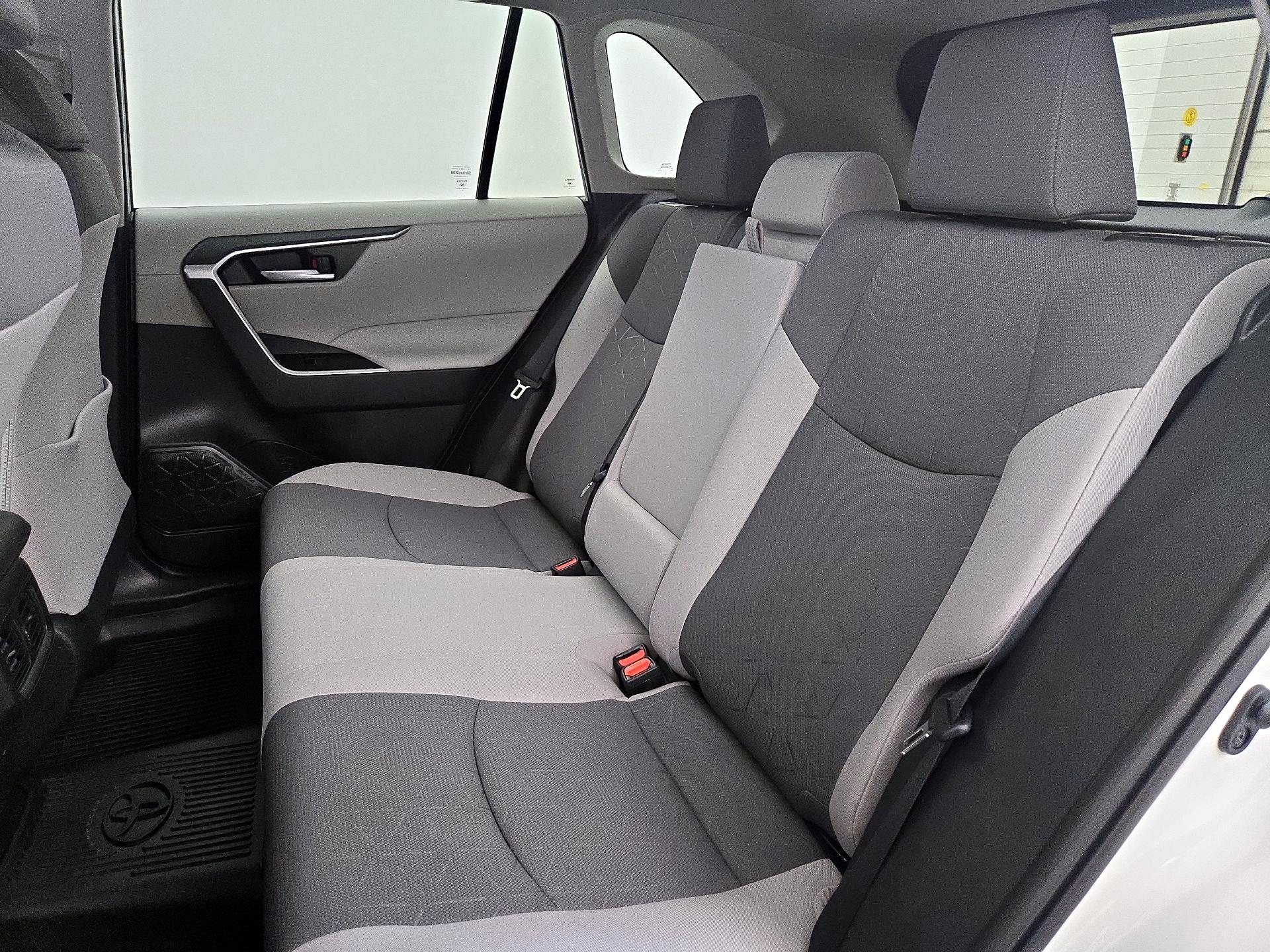 Thumbnail: 2024 Toyota RAV4 - 20