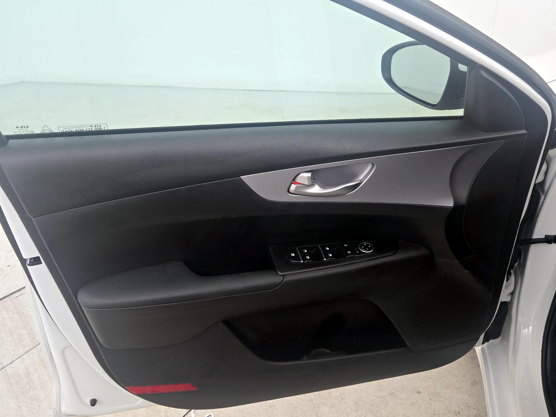 Thumbnail: 2023 Kia Forte - 12