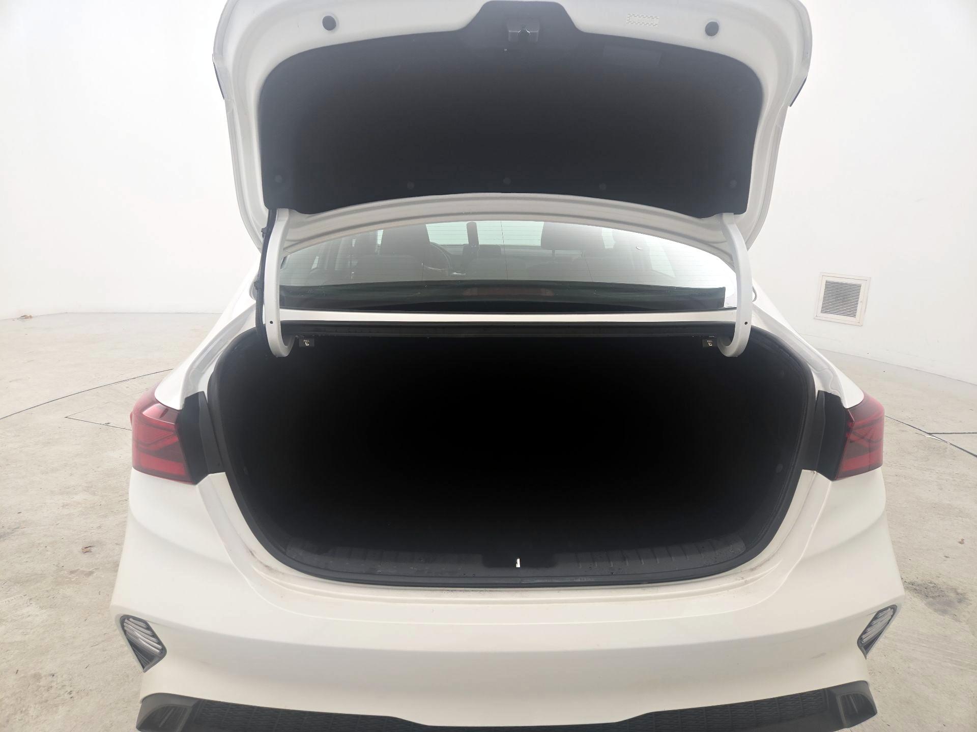 Thumbnail: 2023 Kia Forte - 20