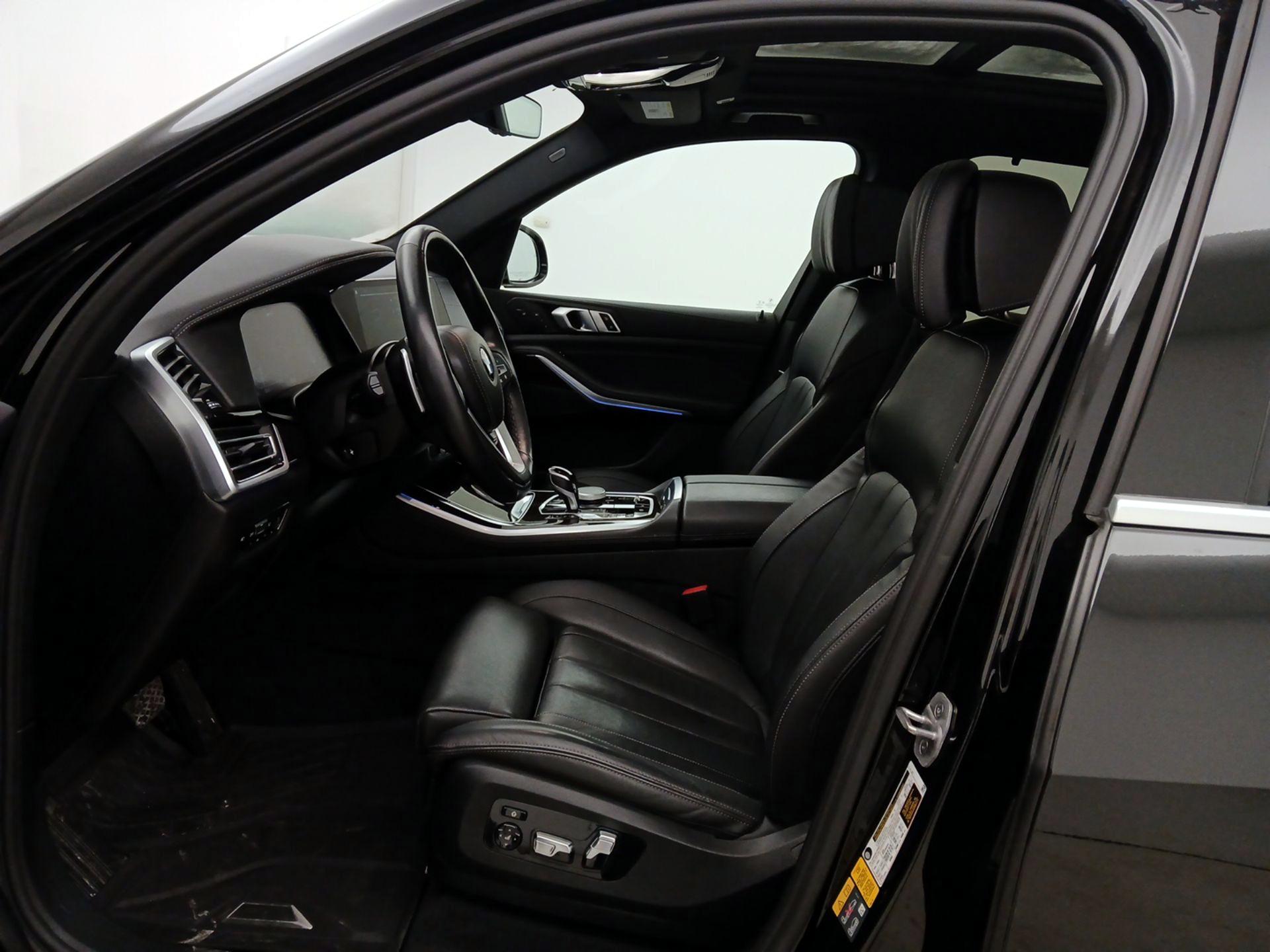 Thumbnail: 2021 BMW X5 - 11