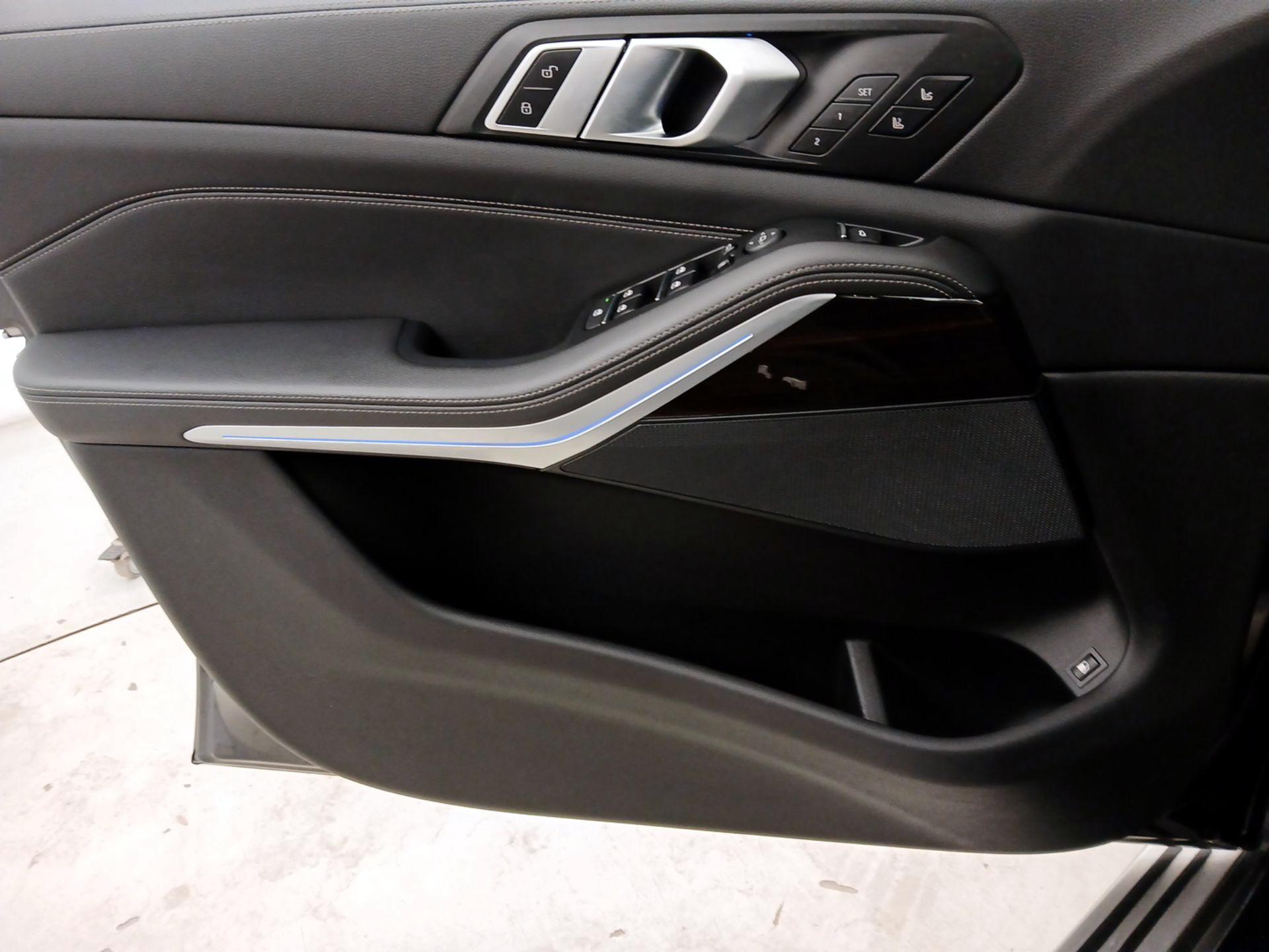 Thumbnail: 2021 BMW X5 - 12