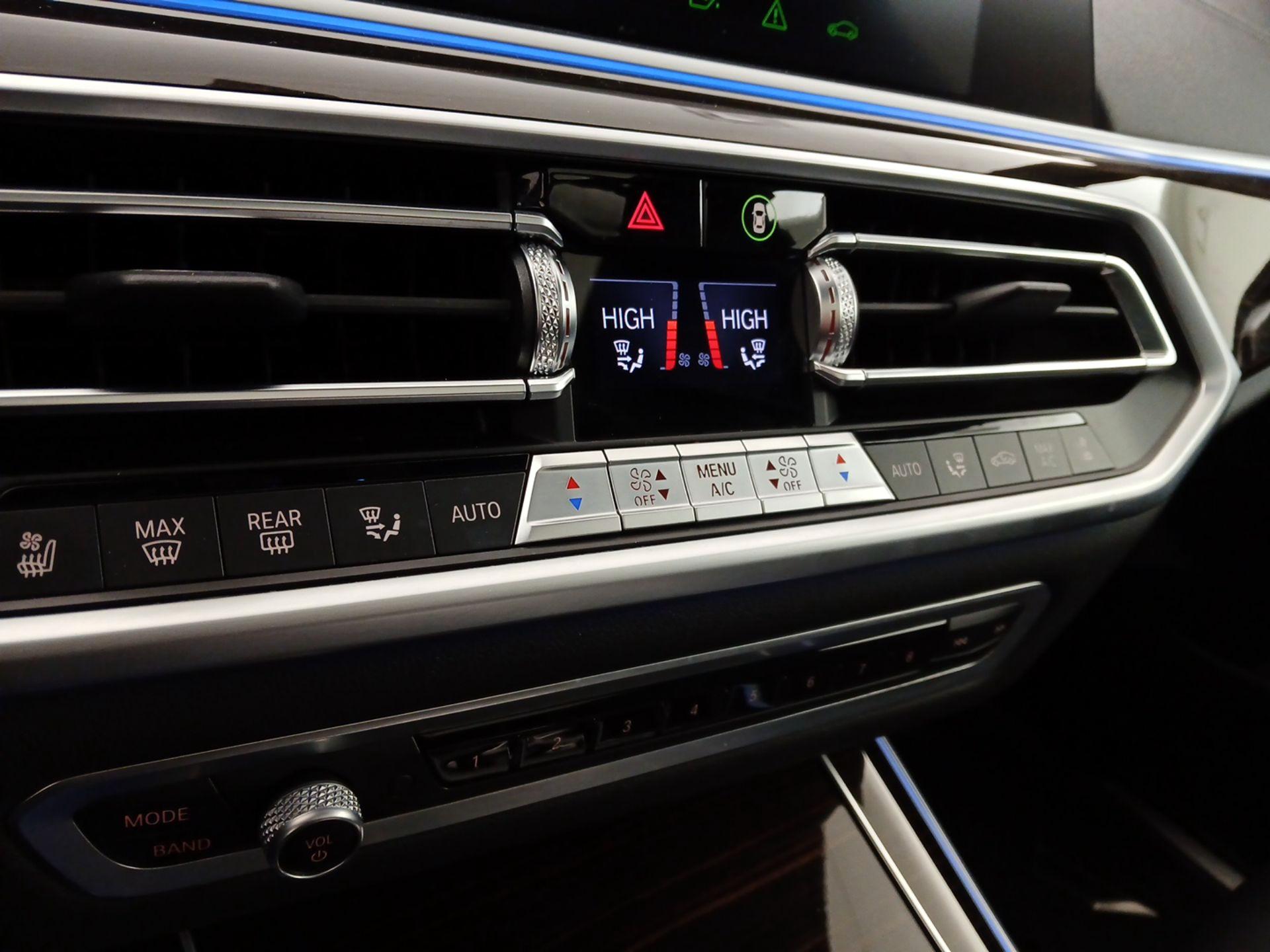 Thumbnail: 2021 BMW X5 - 17