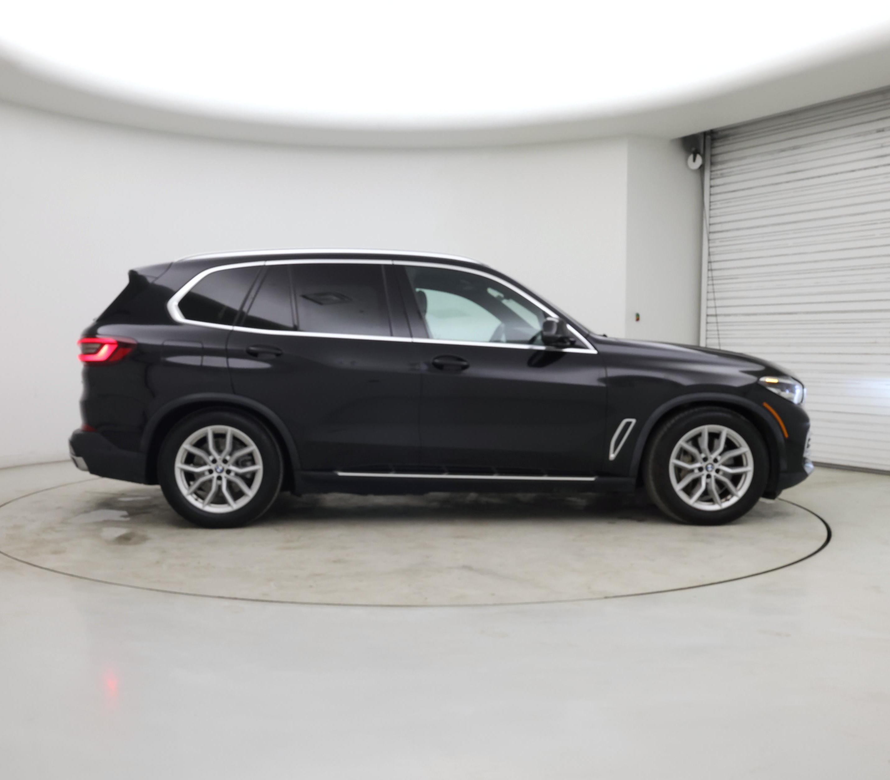 Thumbnail: 2021 BMW X5 - 7