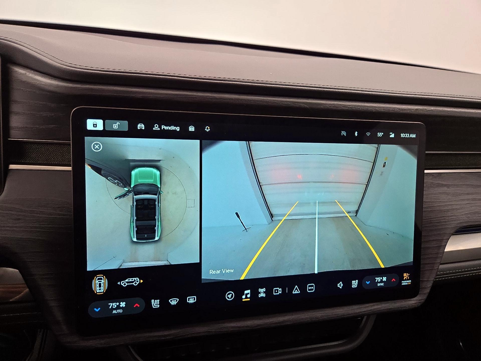 Thumbnail: 2024 Rivian R1S - 14