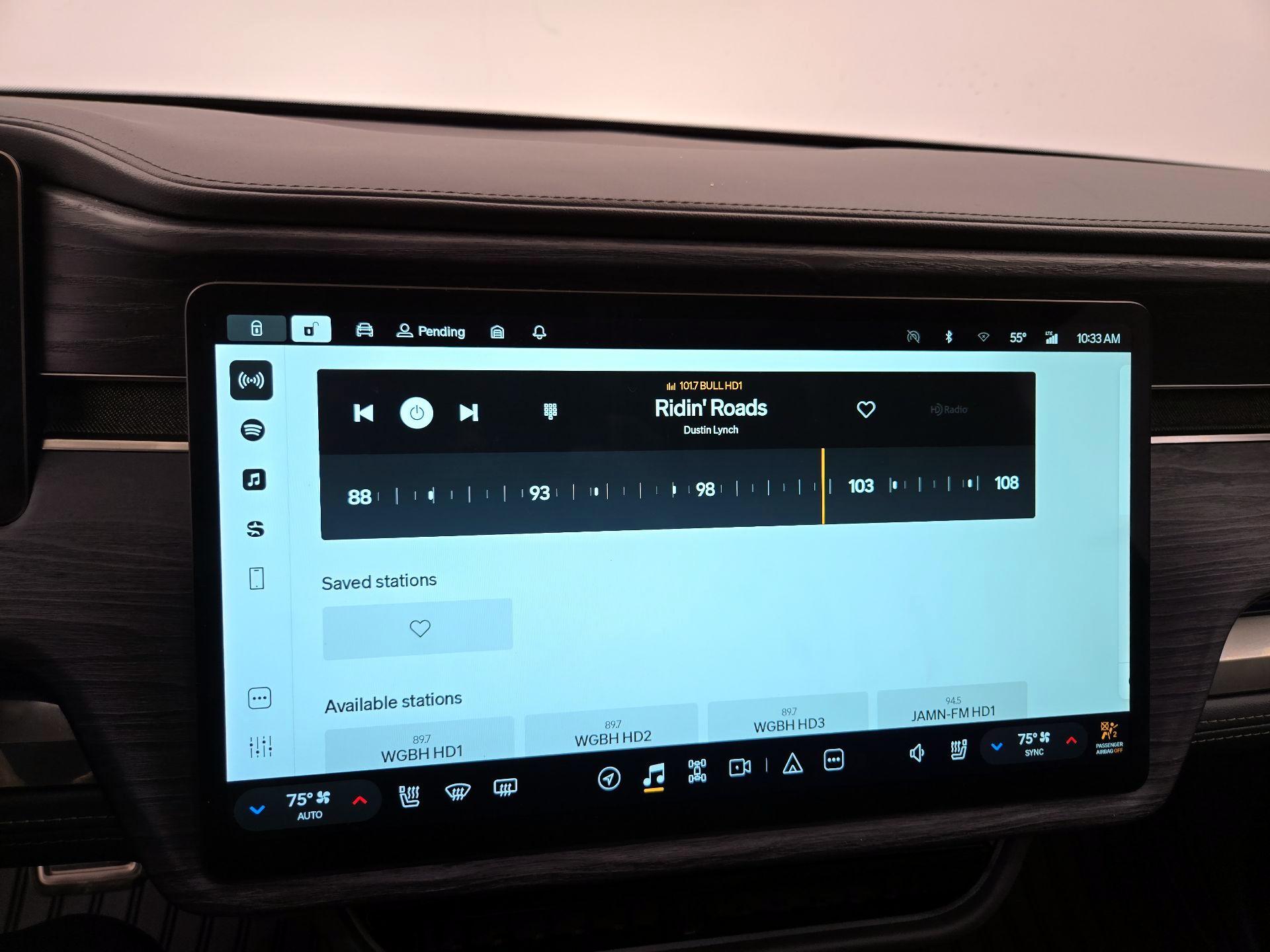 Thumbnail: 2024 Rivian R1S - 15