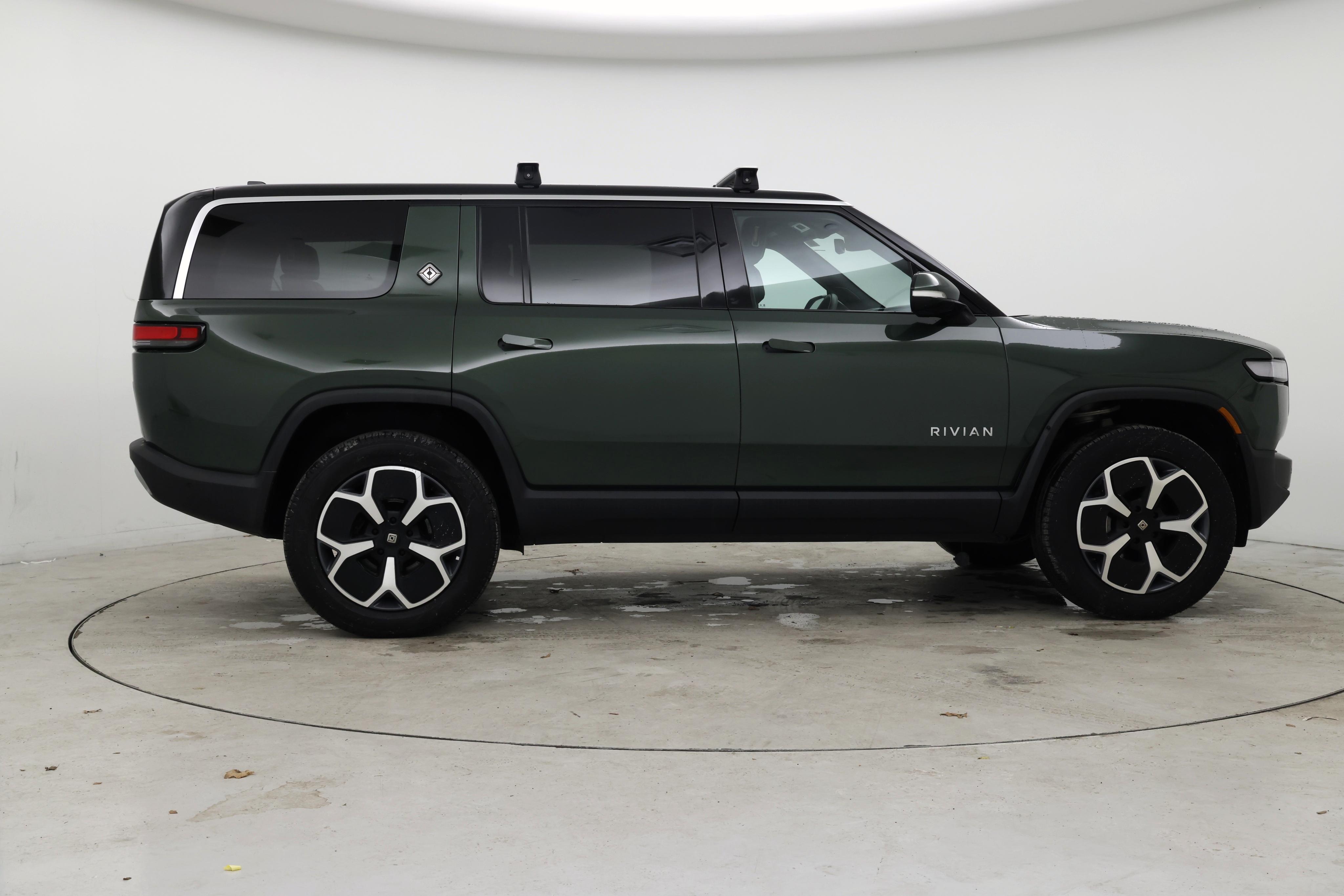 Thumbnail: 2024 Rivian R1S - 7