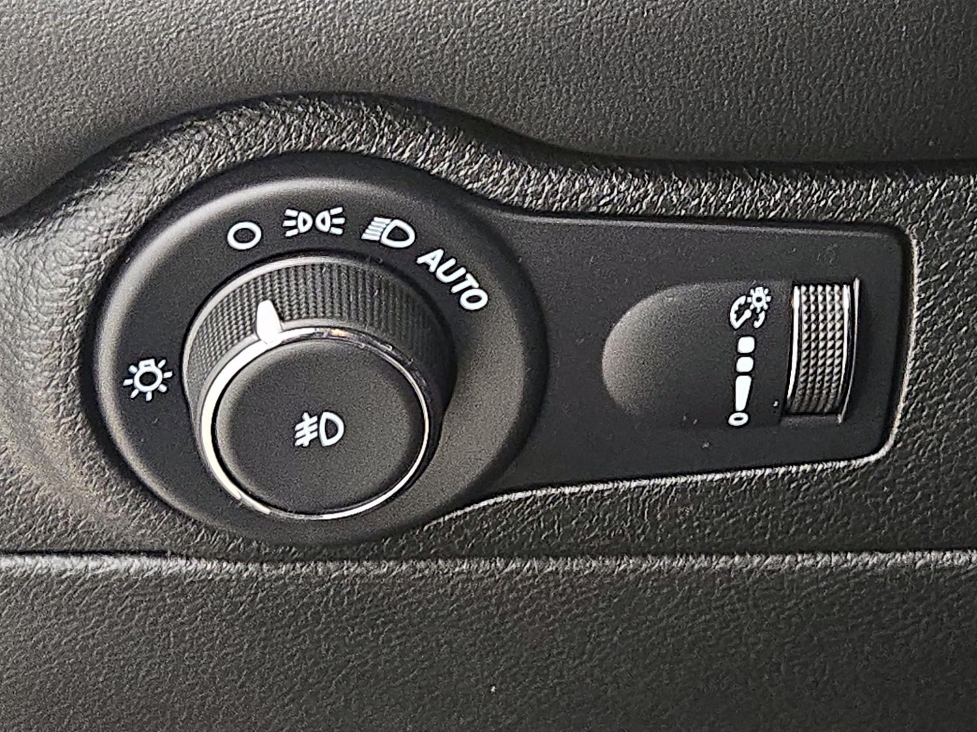 Thumbnail: 2022 Dodge Durango - 13