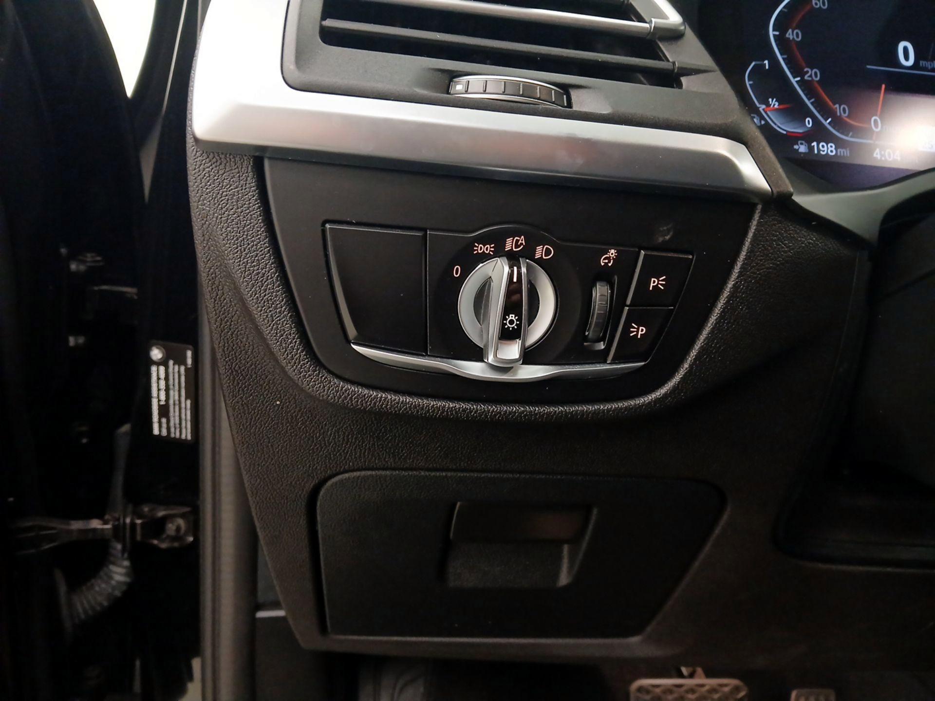 Thumbnail: 2023 BMW X4 - 13