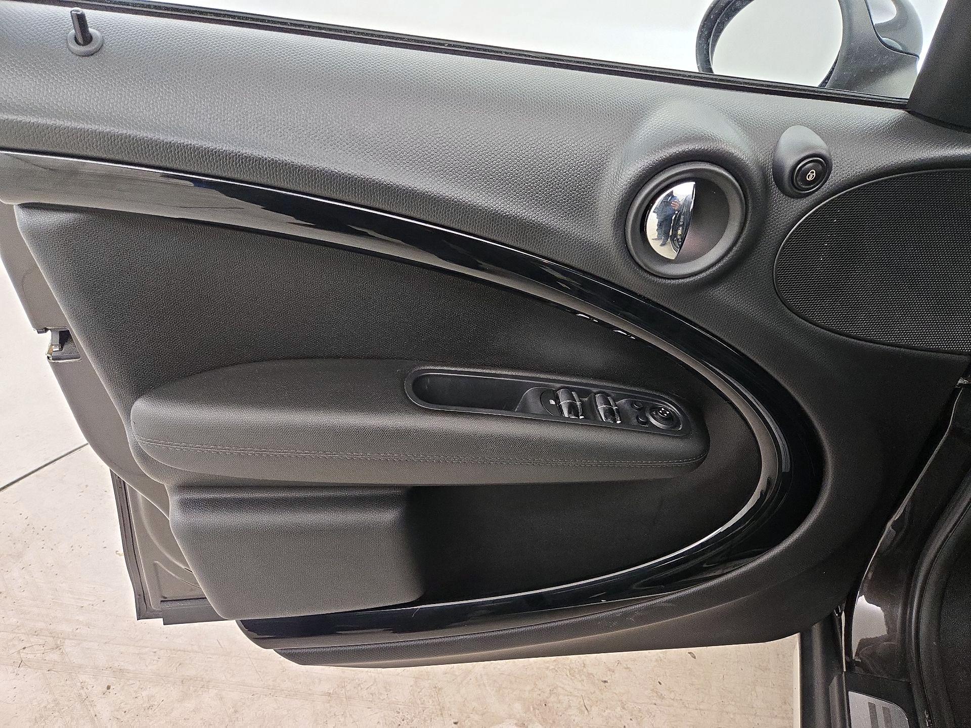 Thumbnail: 2015 MINI Cooper Countryman - 12