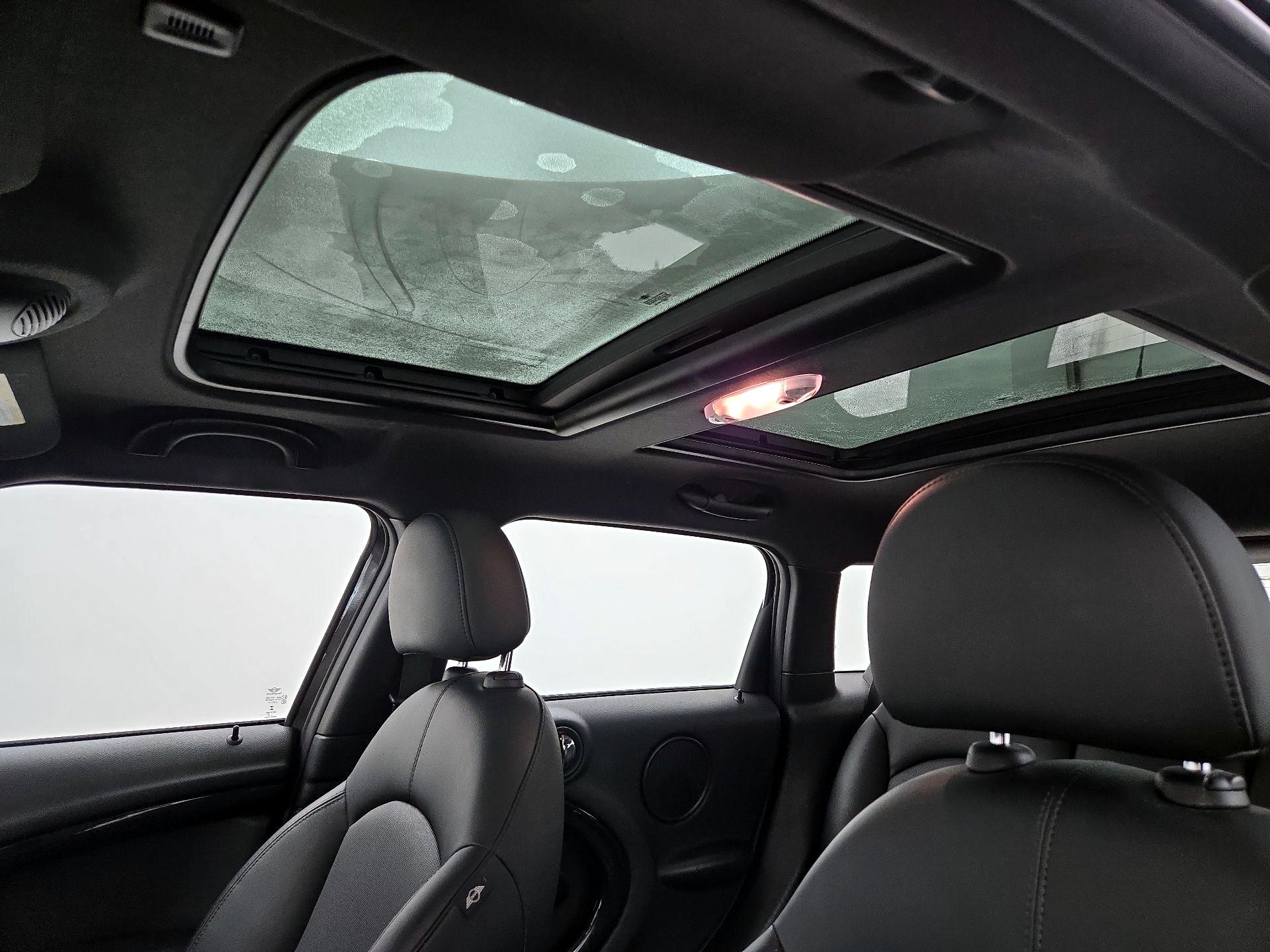 Thumbnail: 2015 MINI Cooper Countryman - 17