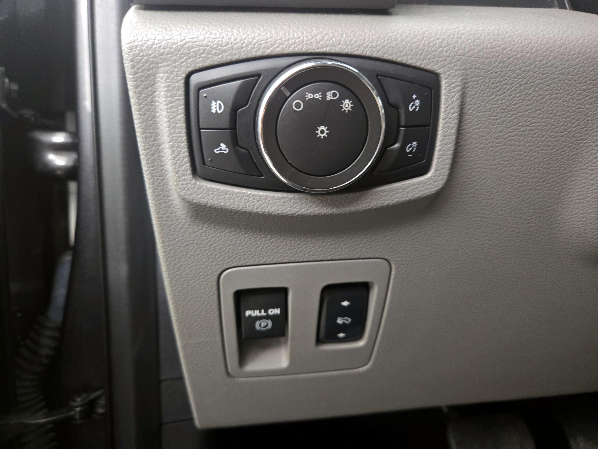 Thumbnail: 2017 Ford F-150 - 13